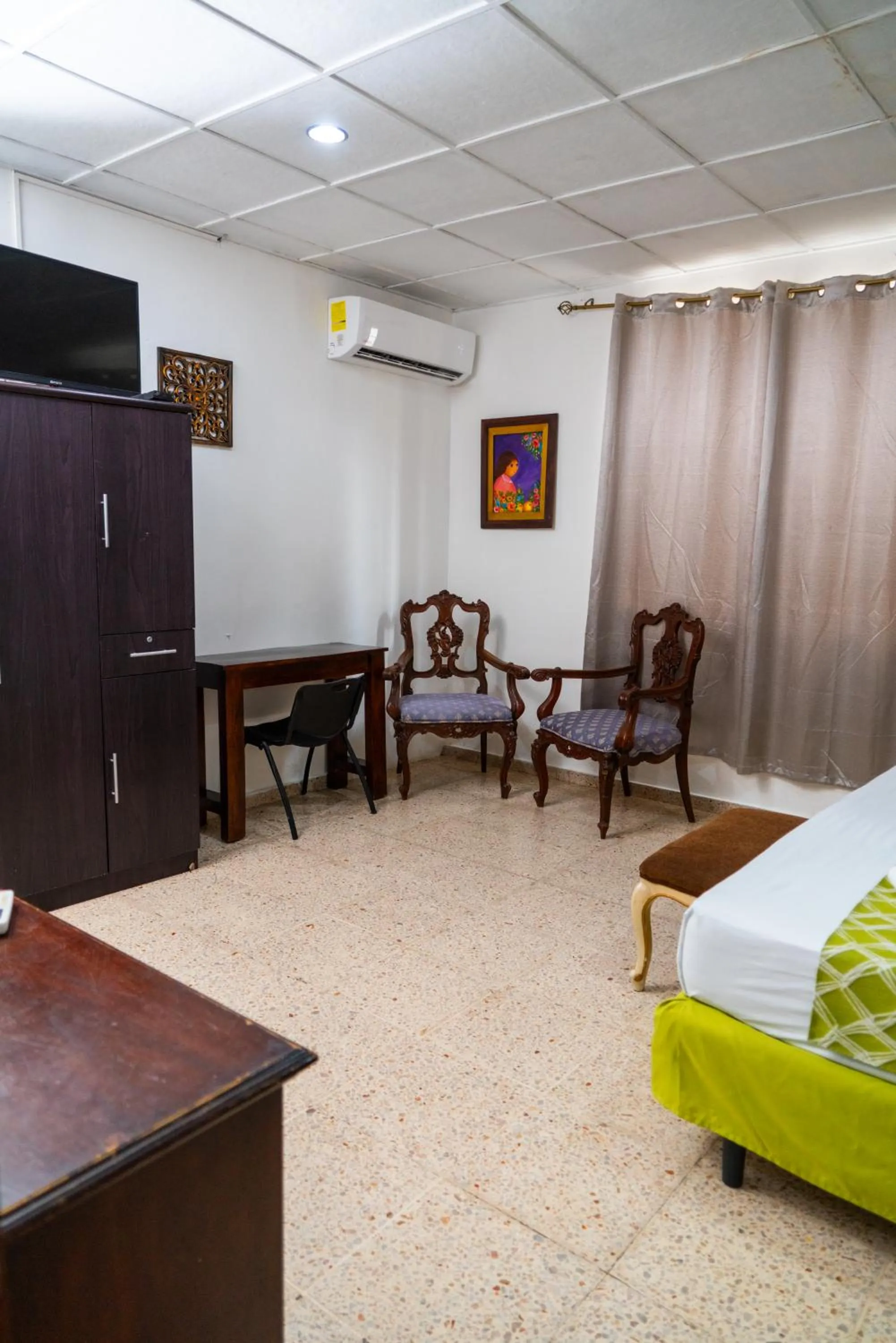Bedroom, Bed in Suites & Apartments San Benito - Zona Rosa