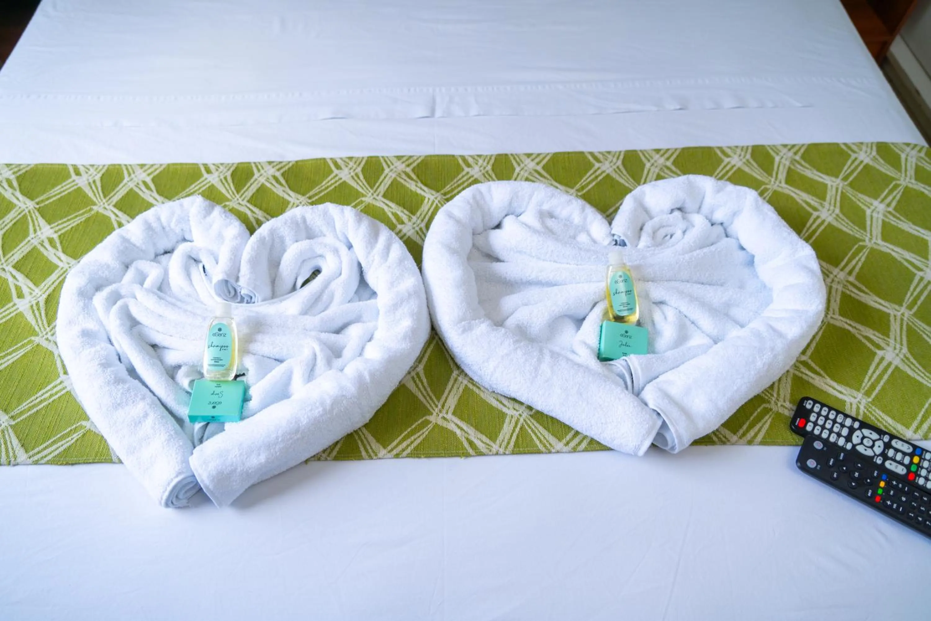 Bedroom, Bed in Suites & Apartments San Benito - Zona Rosa