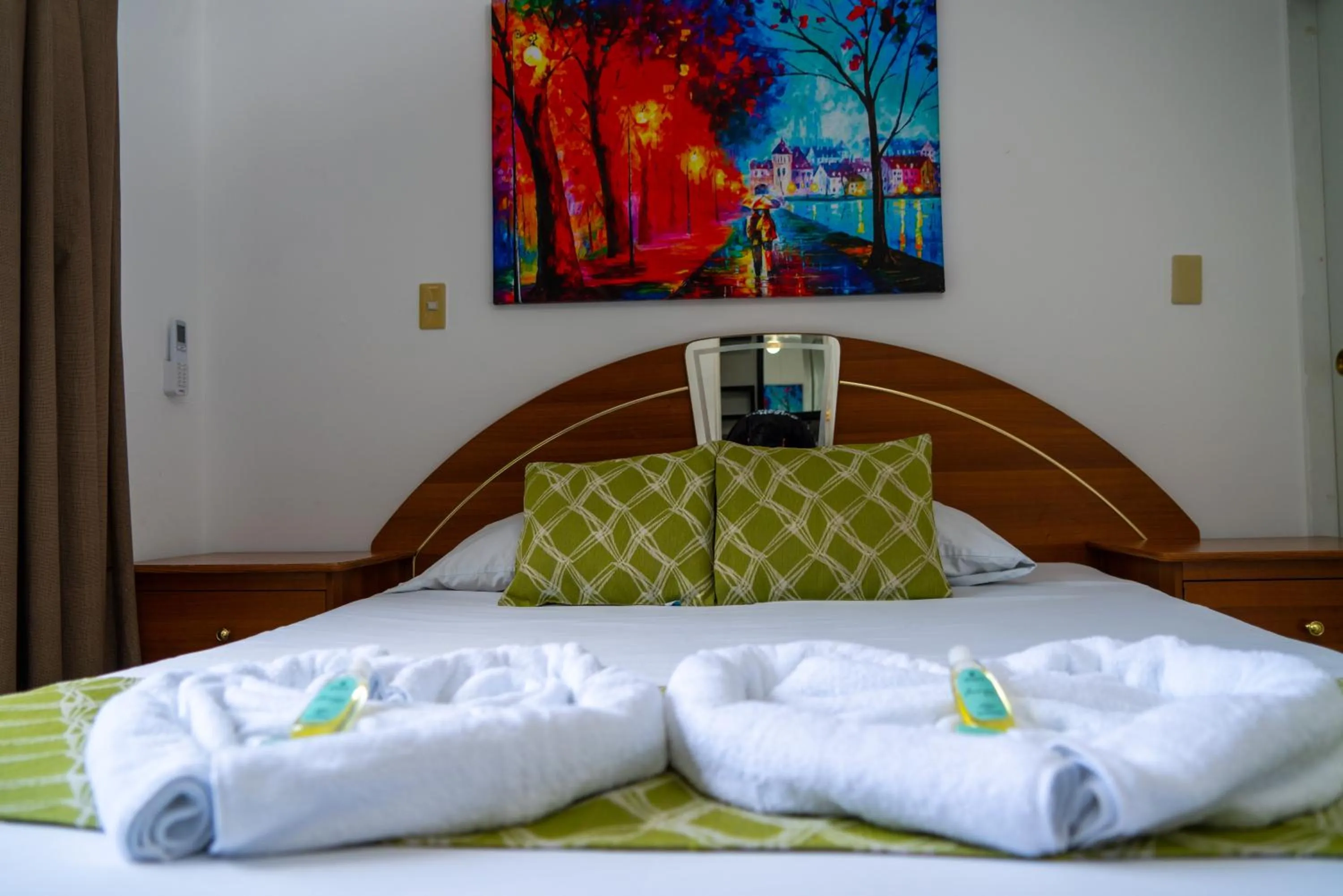 Bedroom, Bed in Suites & Apartments San Benito - Zona Rosa