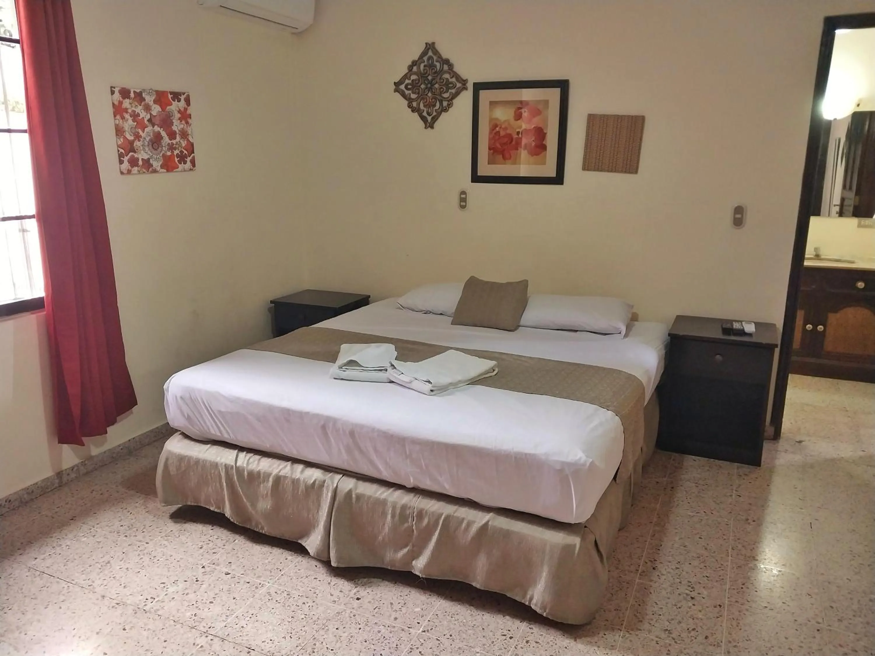 Photo of the whole room, Bed in Suites & Apartments San Benito - Zona Rosa
