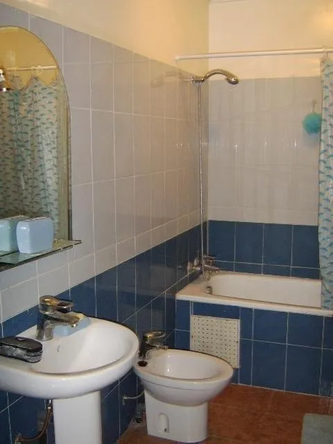 Manis Apartment Set in a Hotel Area