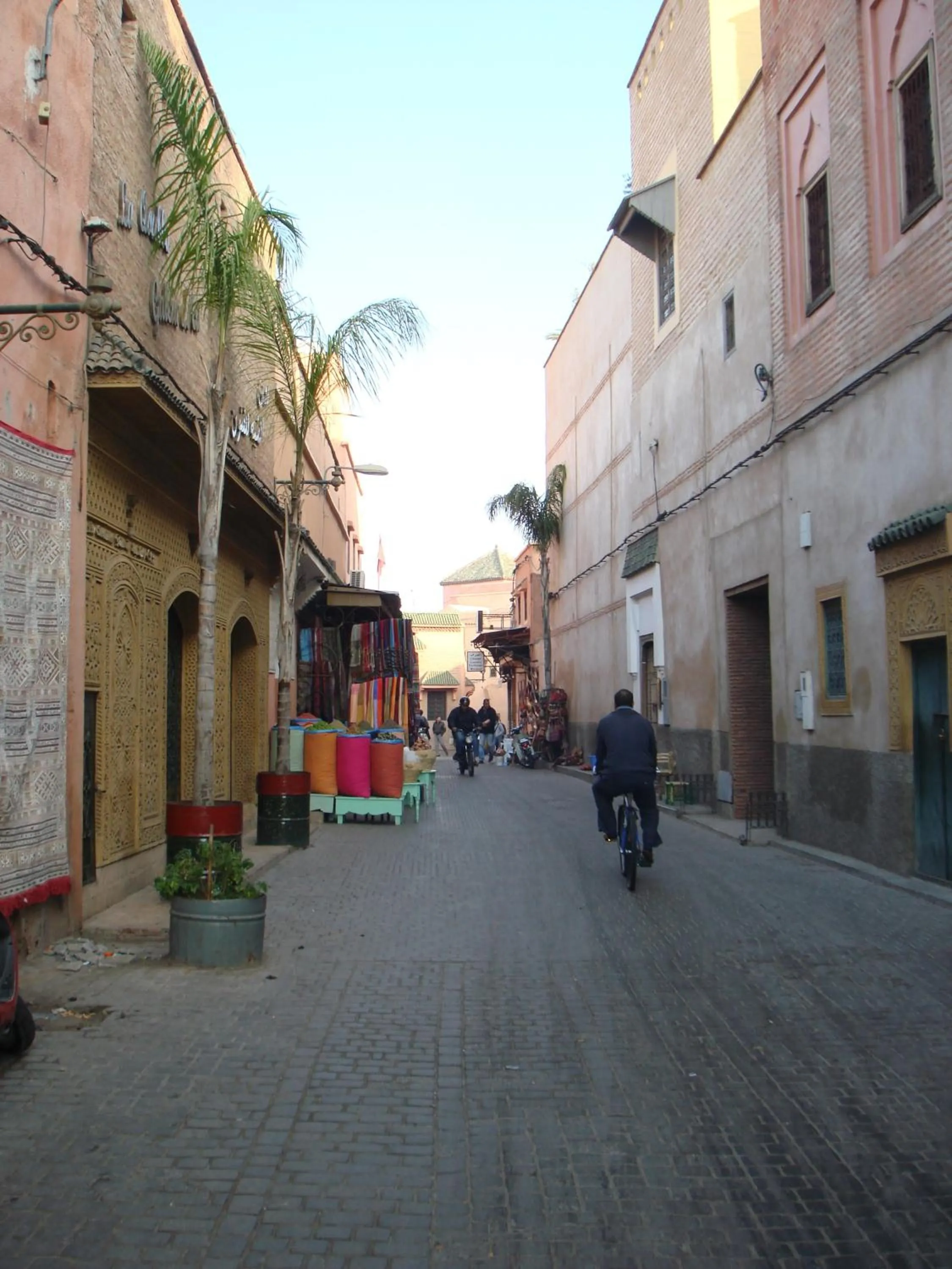 Day in Manis Apartment Set in a Hotel Area