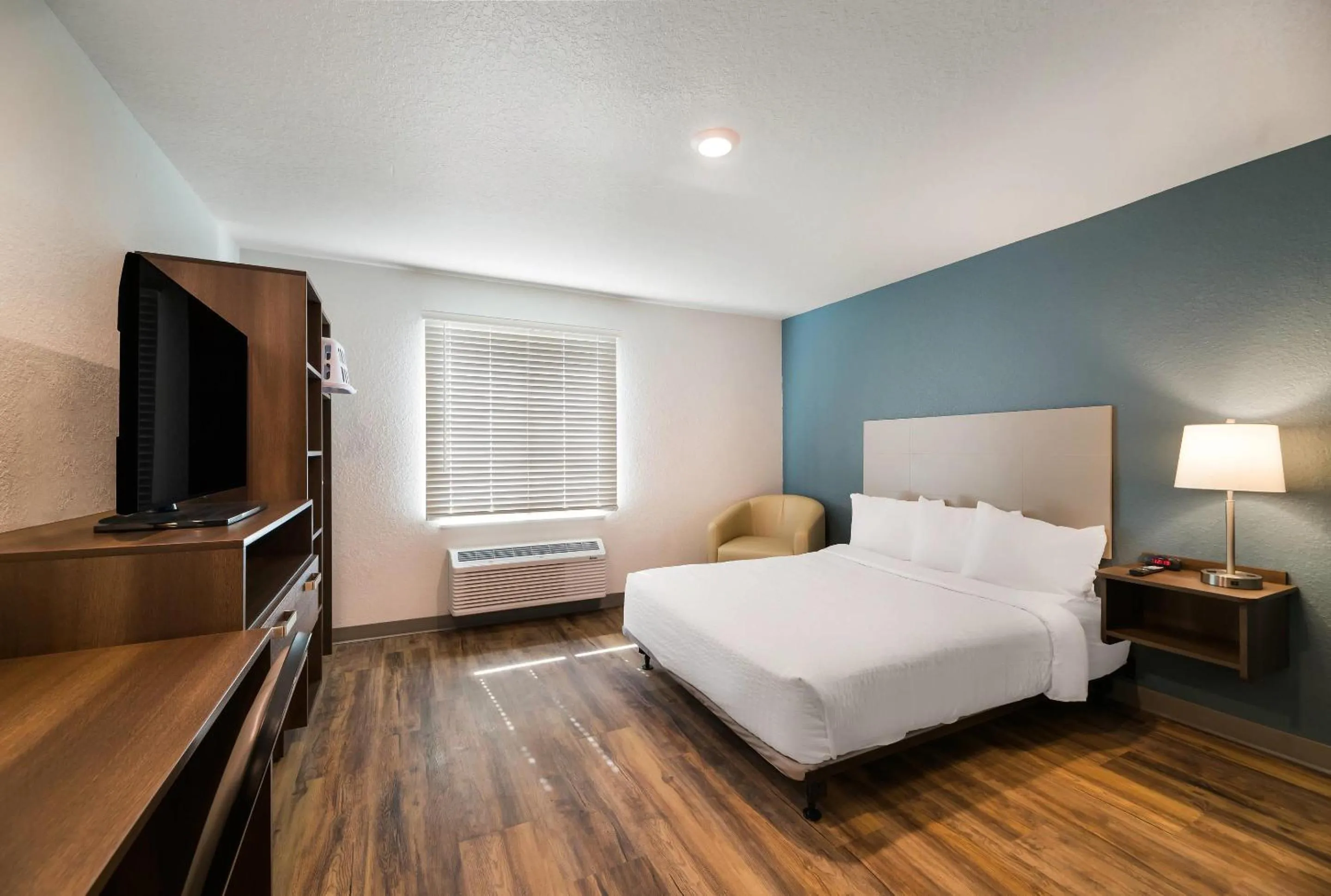 Bedroom, Bed in WoodSpring Suites Cocoa Beach - Rockledge