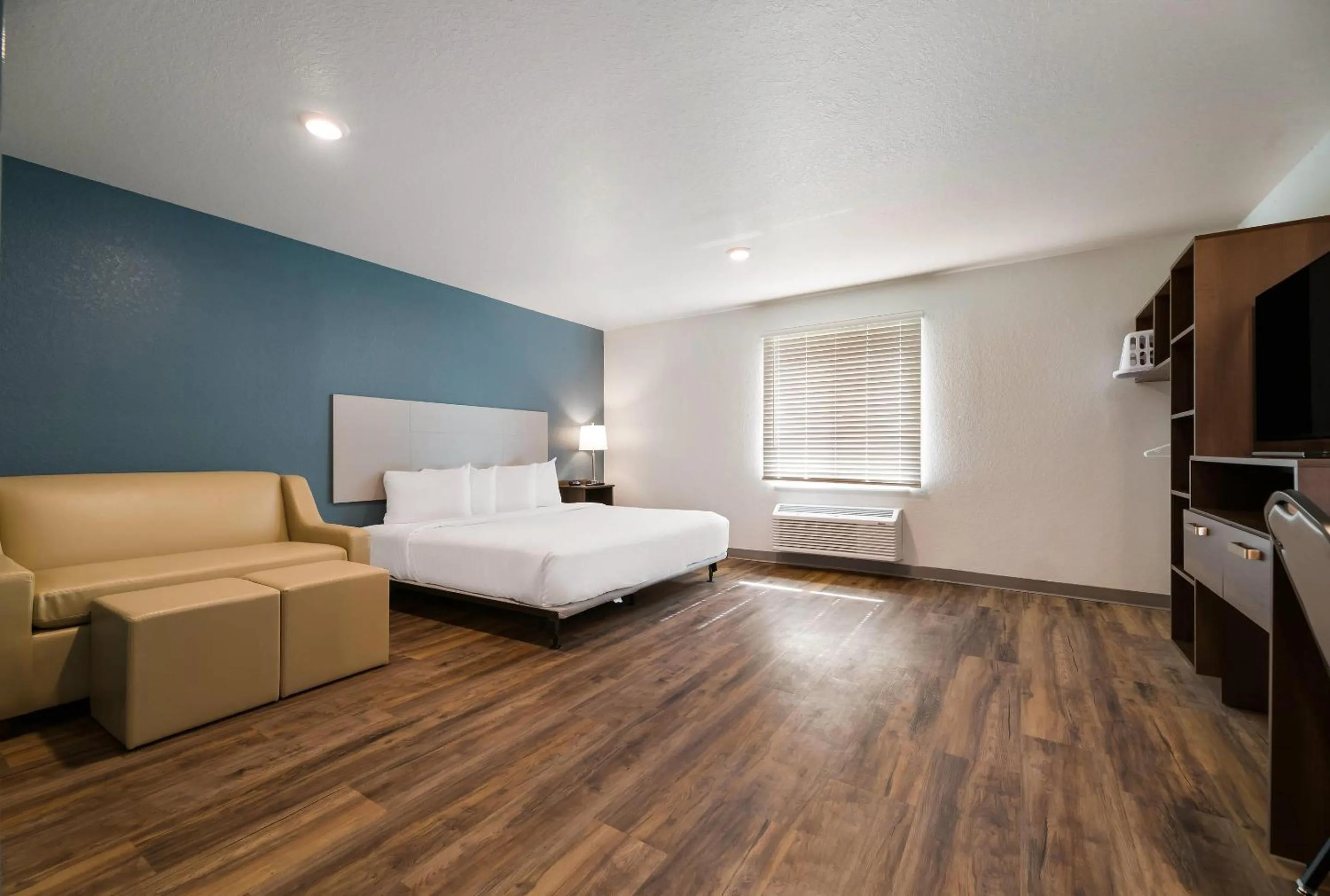 Bedroom, Bed in WoodSpring Suites Cocoa Beach - Rockledge