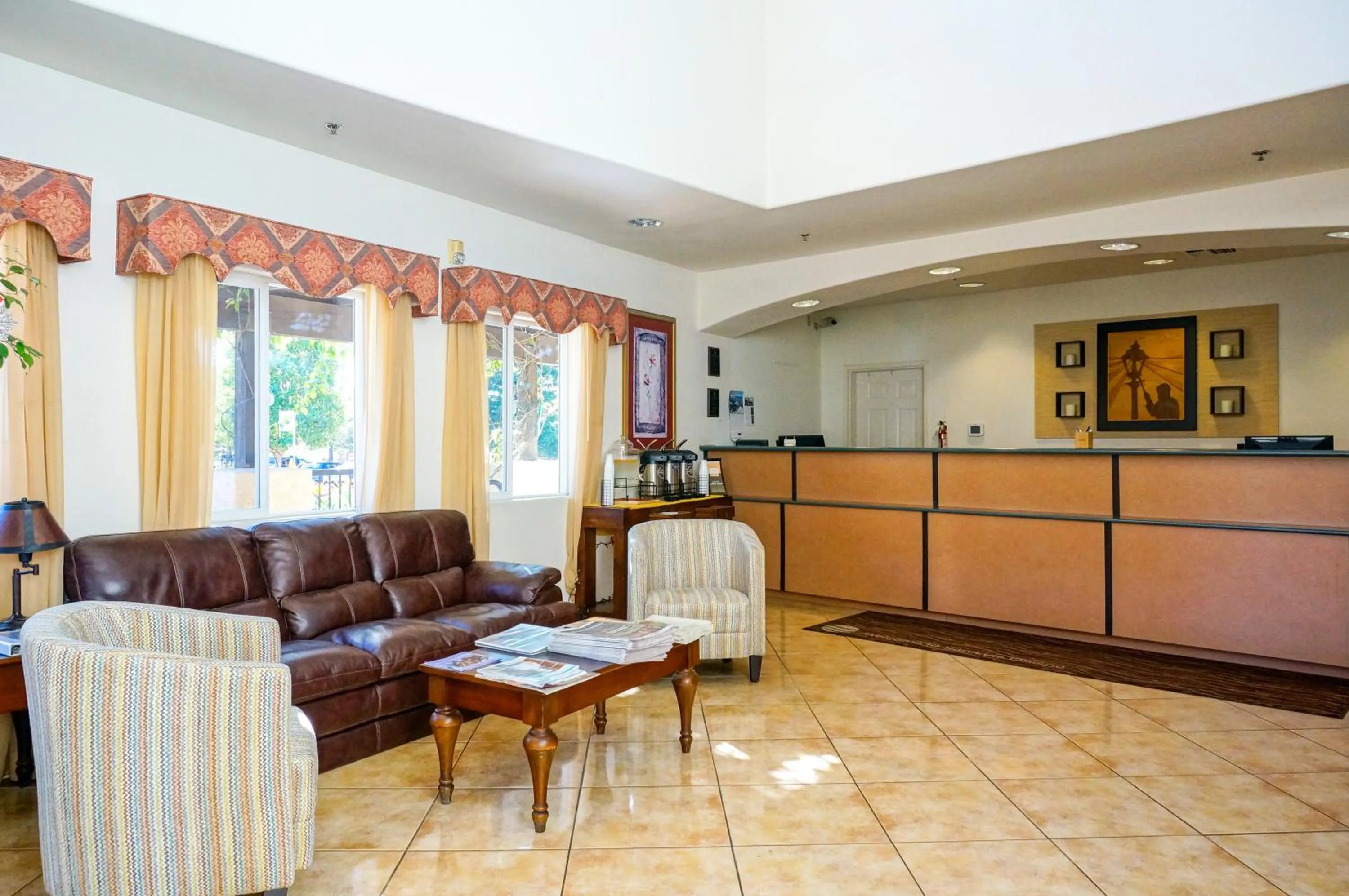Lobby or reception in Lamplighter Inn & Suites