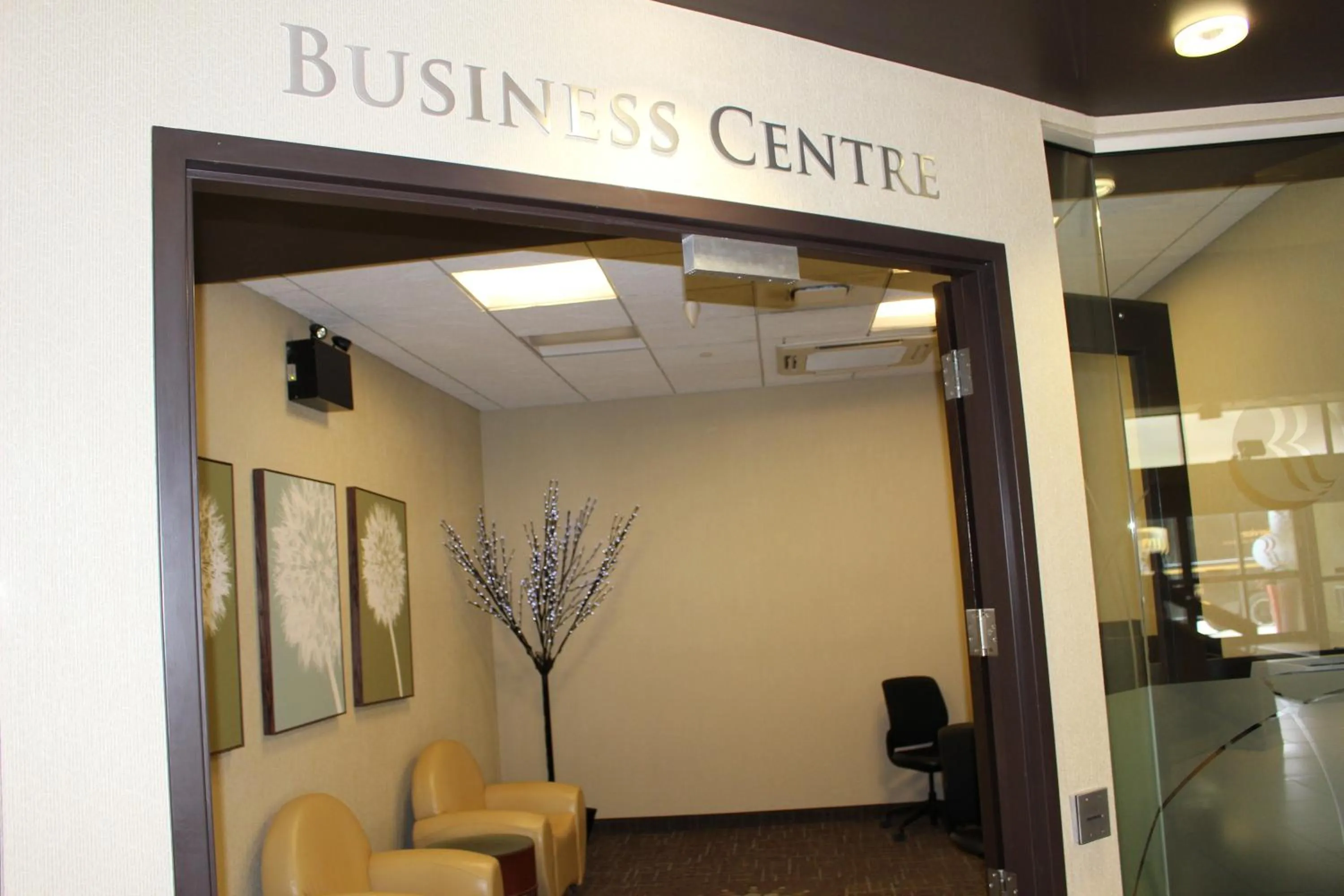 Business facilities in Ramada Plaza by Wyndham Regina Downtown
