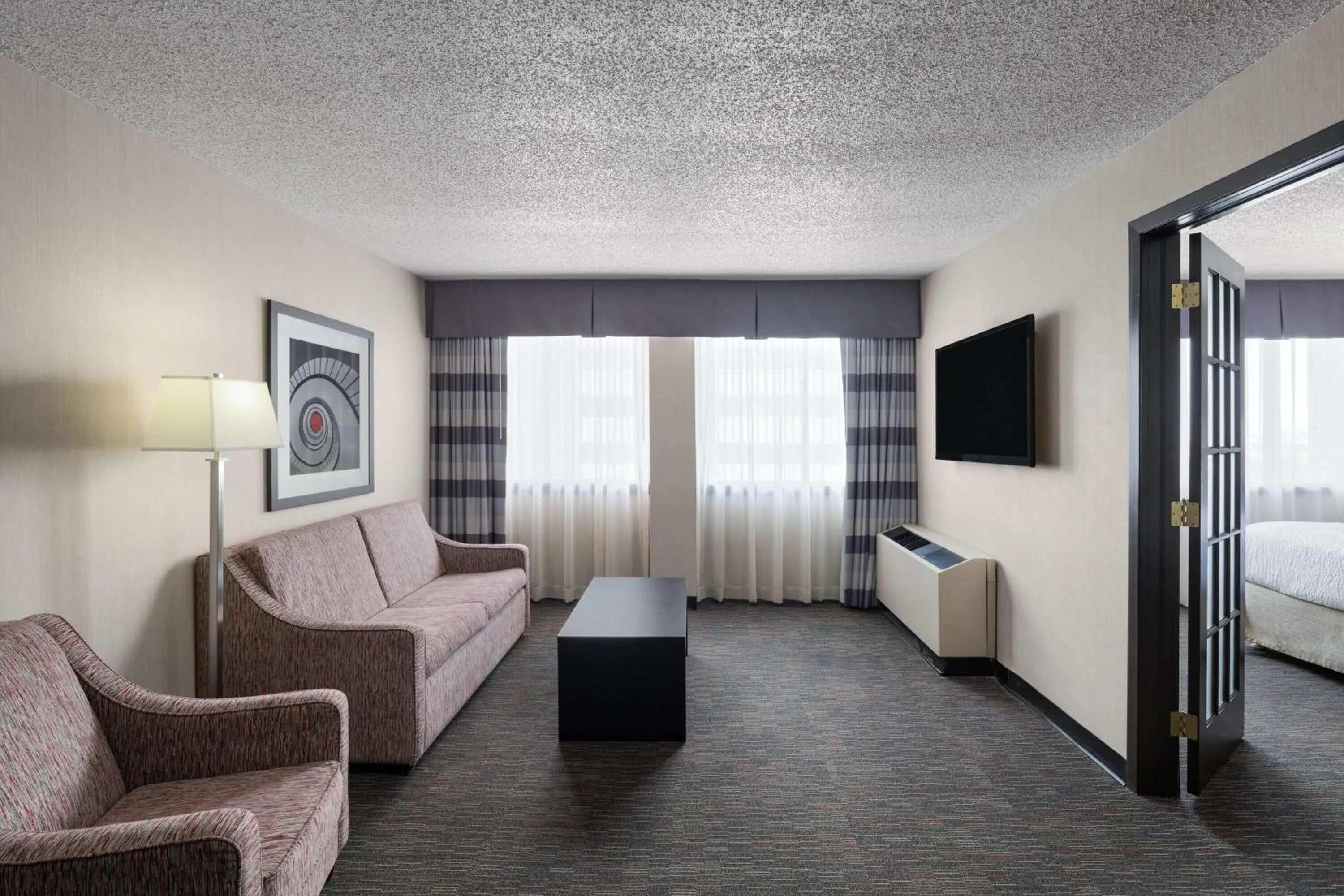 Bath, Bed in Ramada Plaza by Wyndham Regina Downtown