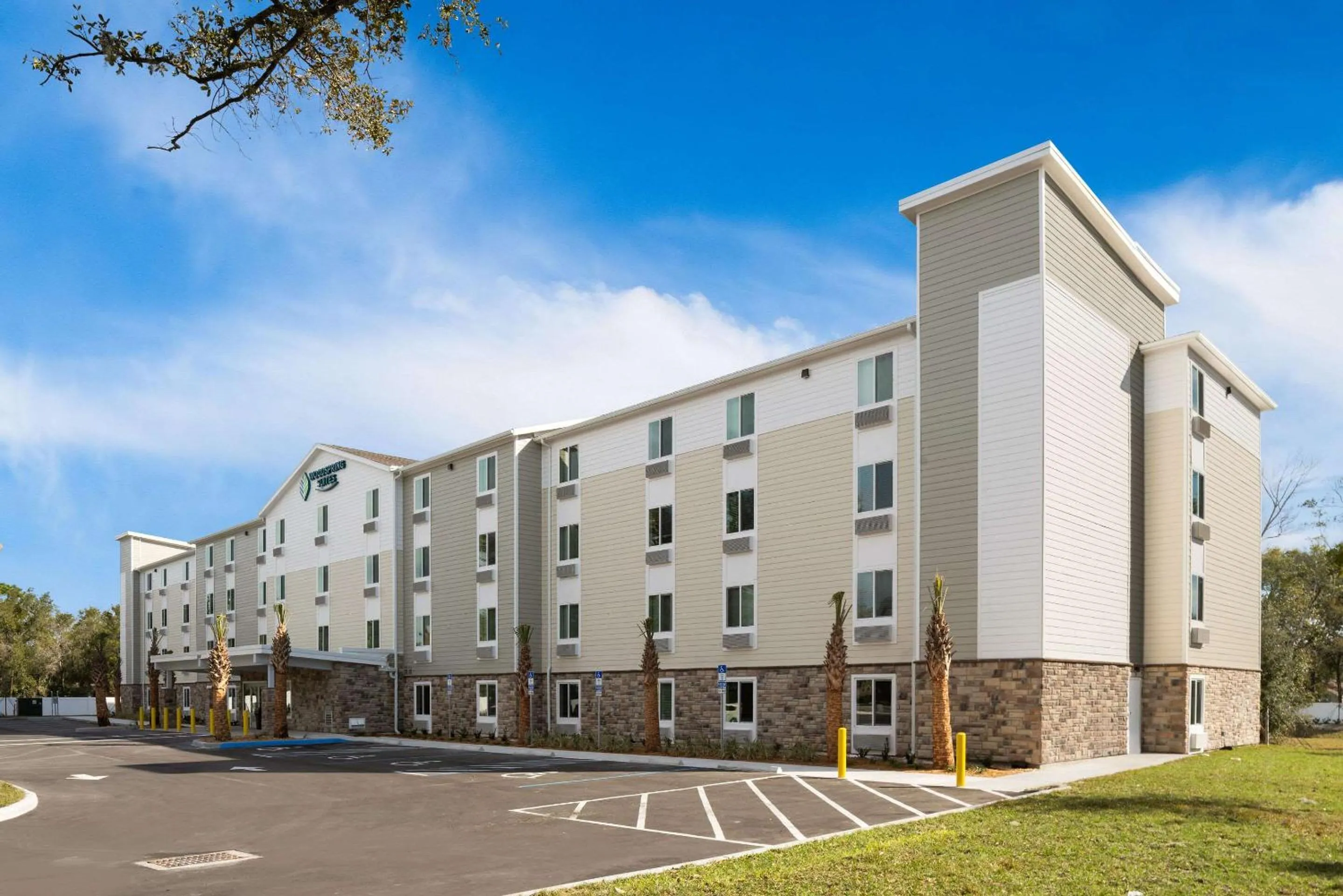 Property building in WoodSpring Suites Port Orange - Daytona Beach