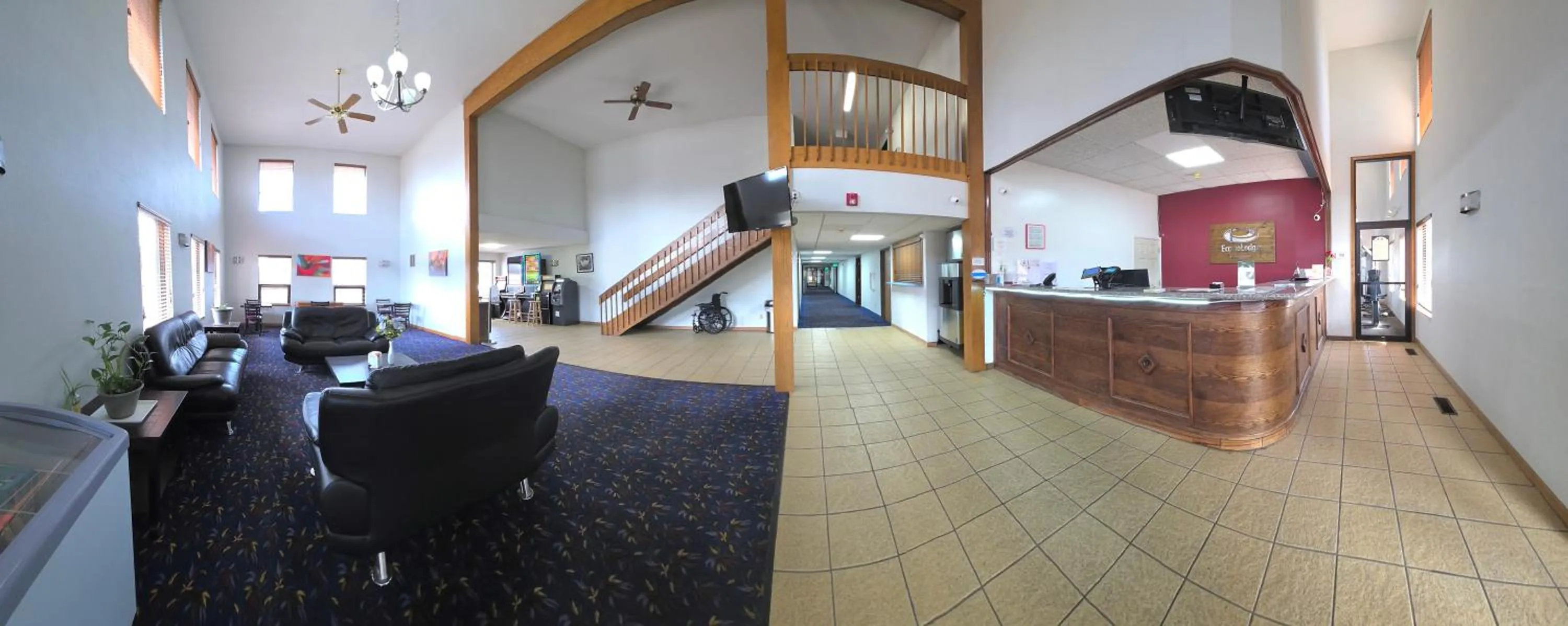 Lobby or reception in Econo Lodge Inn & Suites Wisconsin Dells