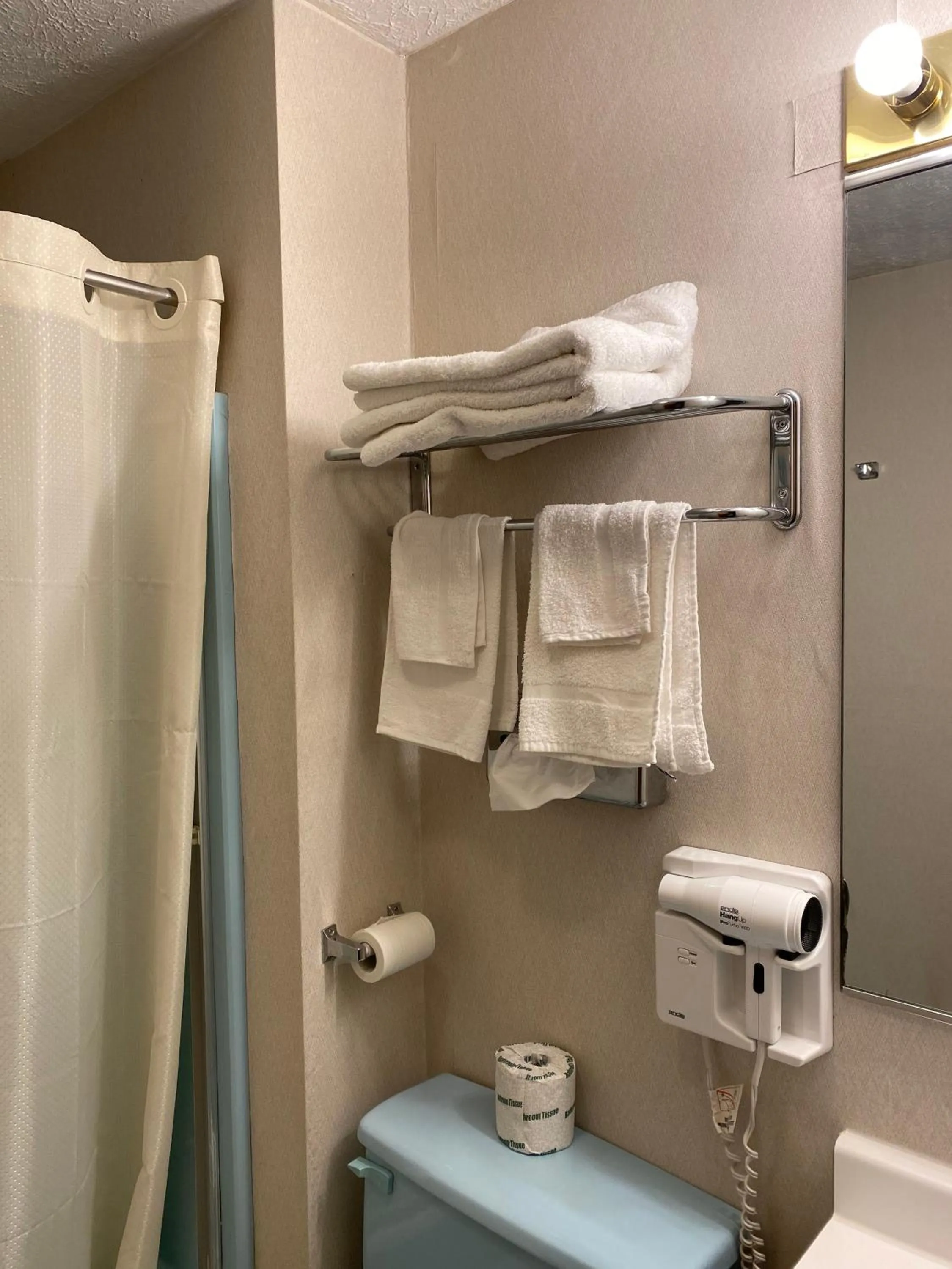 Economy Lodge 682 Main St Sturbridge