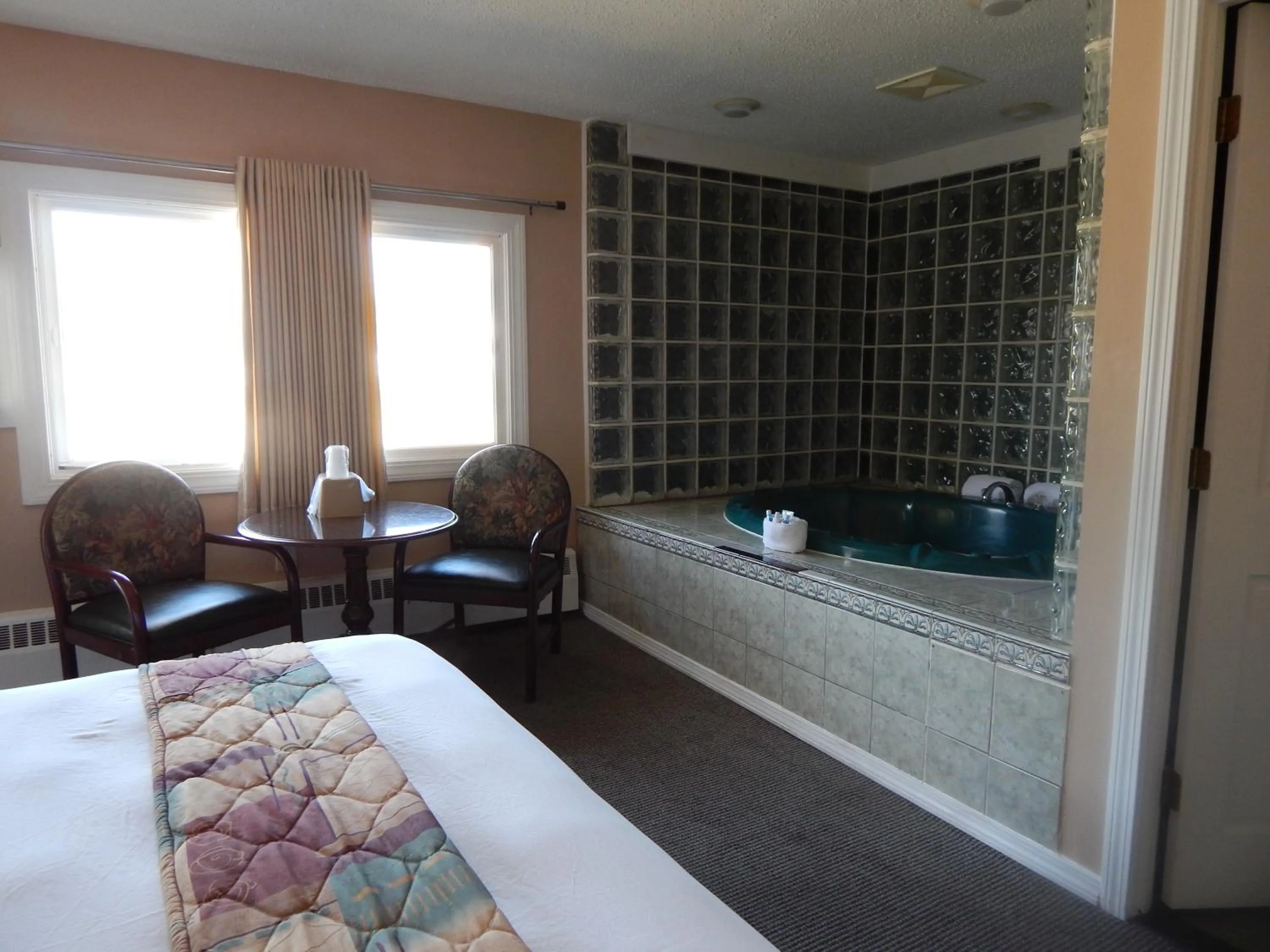 Day, Bed in Capri Motel