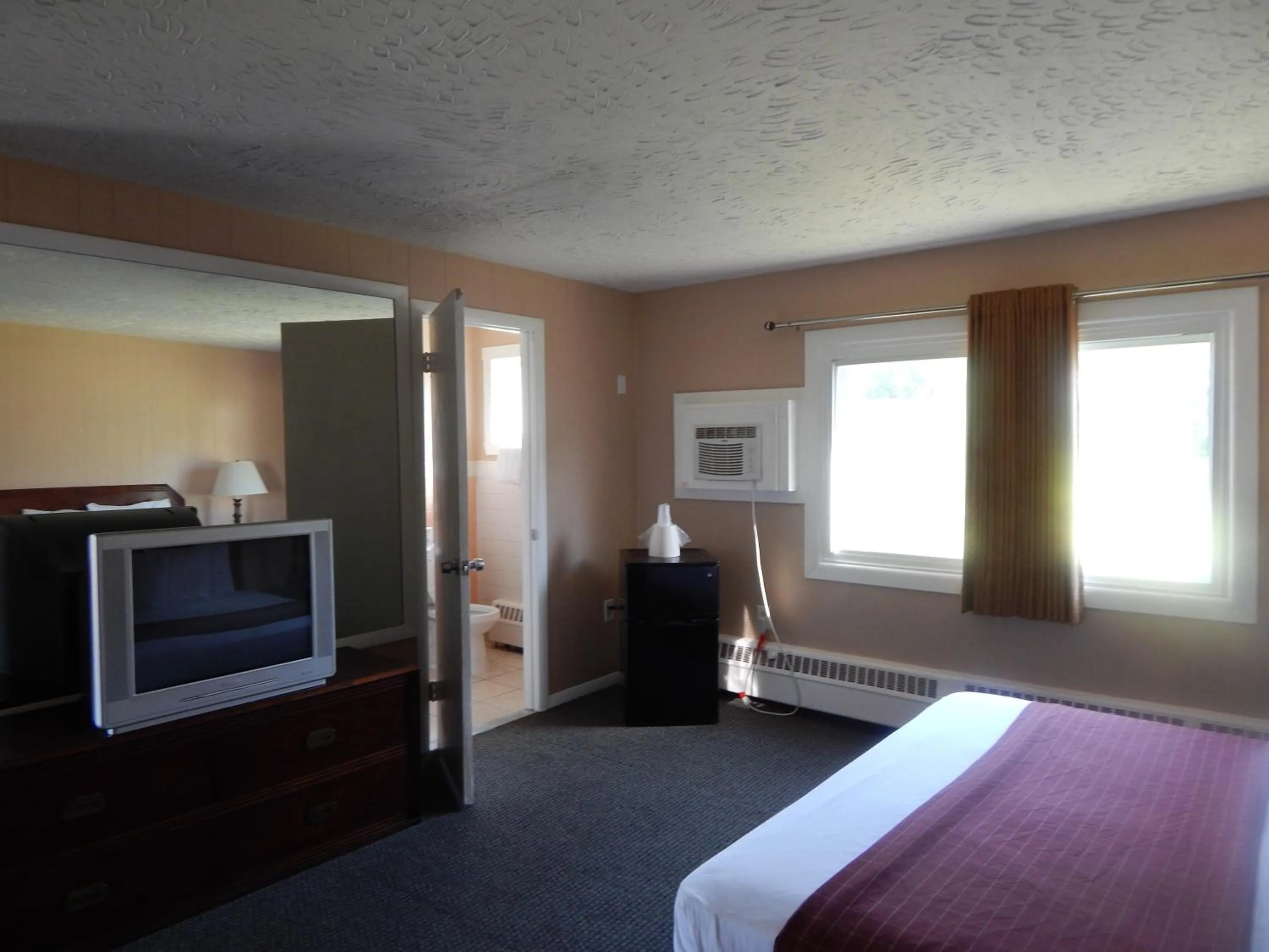 Day, Bed in Capri Motel