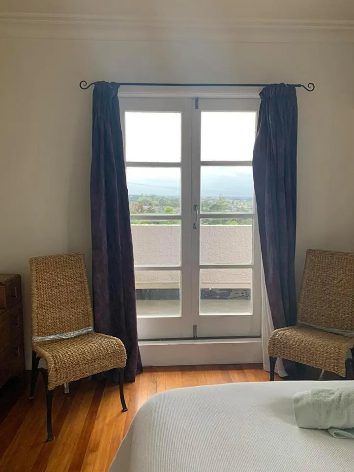 Bedroom, Bed in Kiwi Heritage Homestay