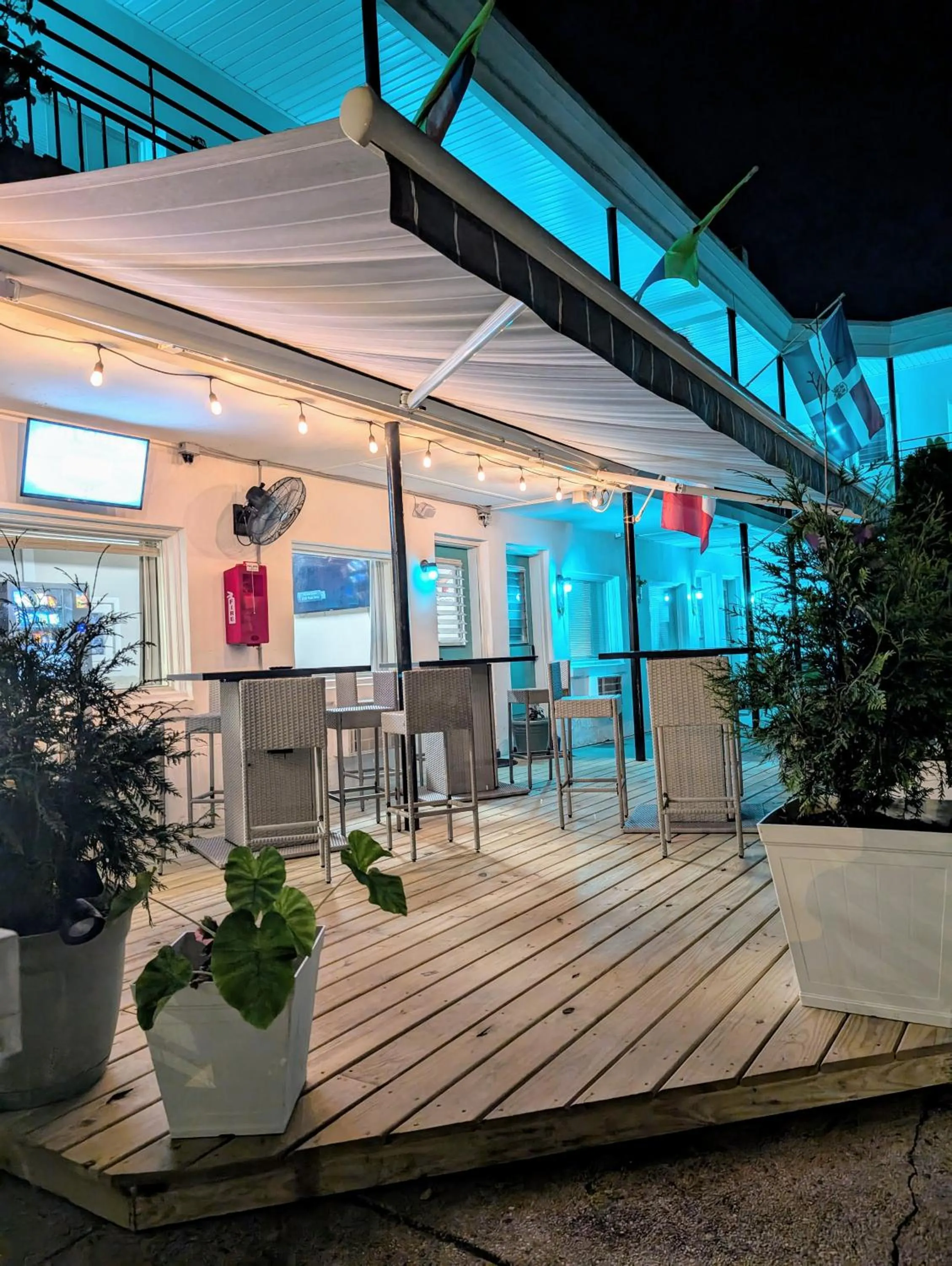 Hotel on Magnolia East 'HOME'