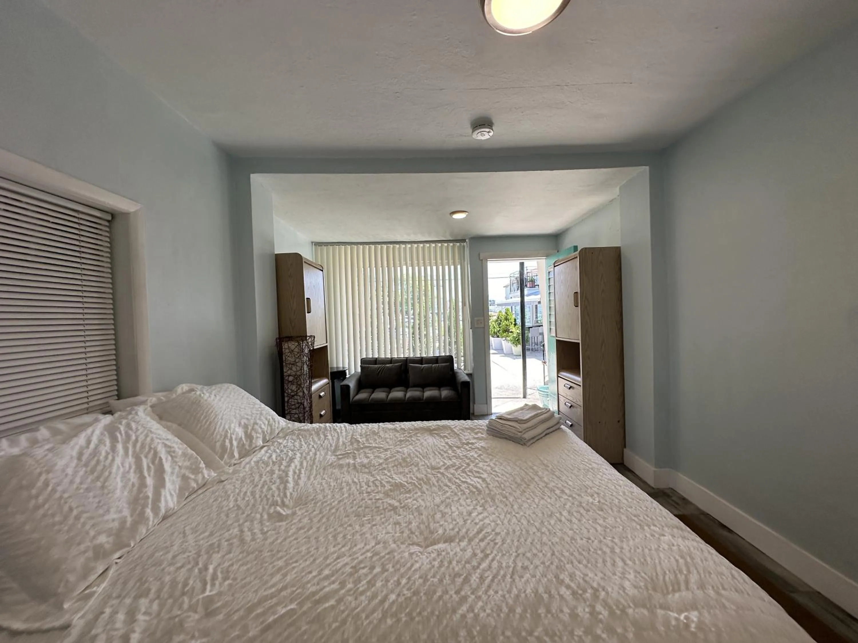 Bed in Hotel on Magnolia East 'HOME'