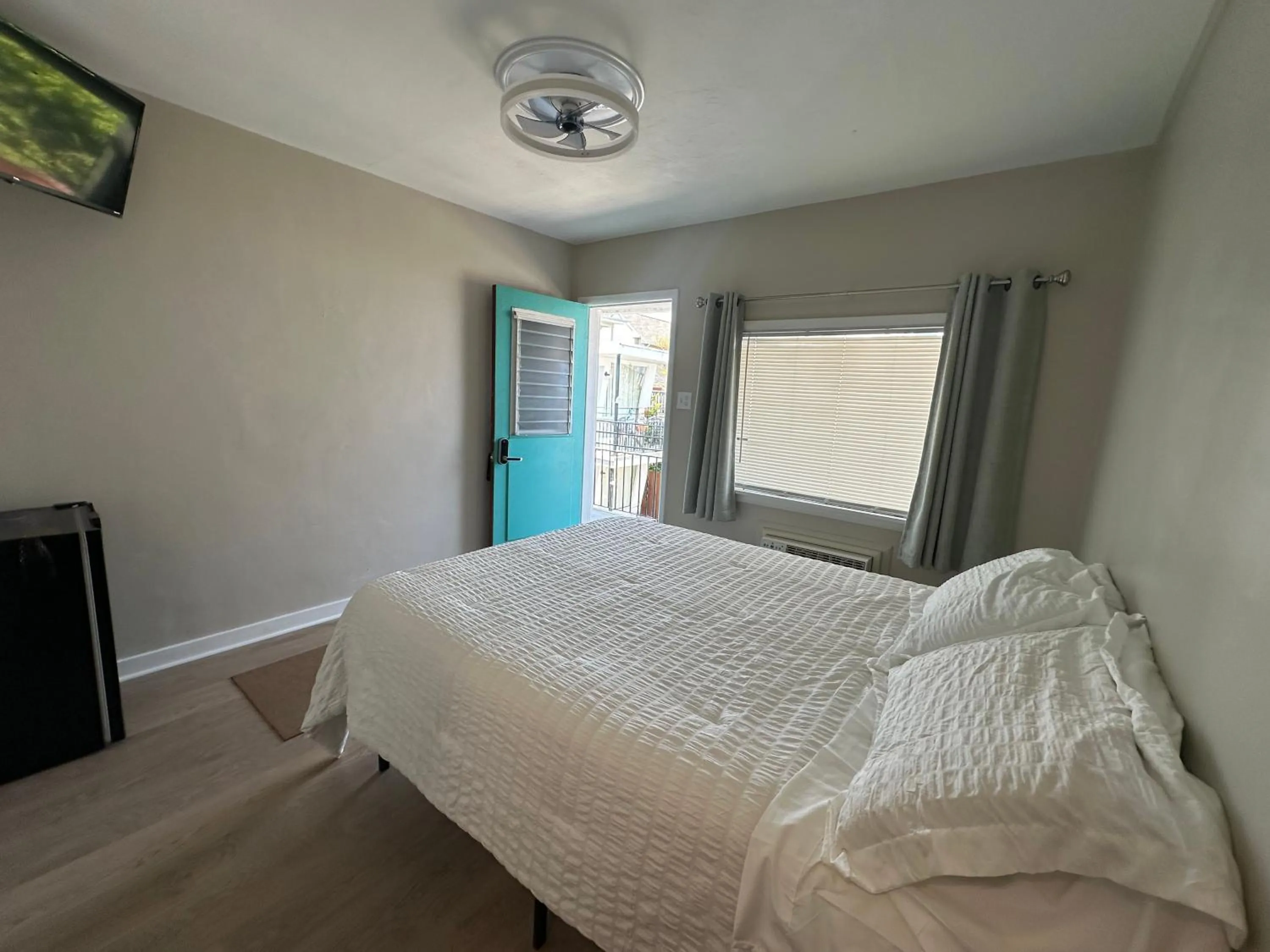 Bed in Hotel on Magnolia East 'HOME'