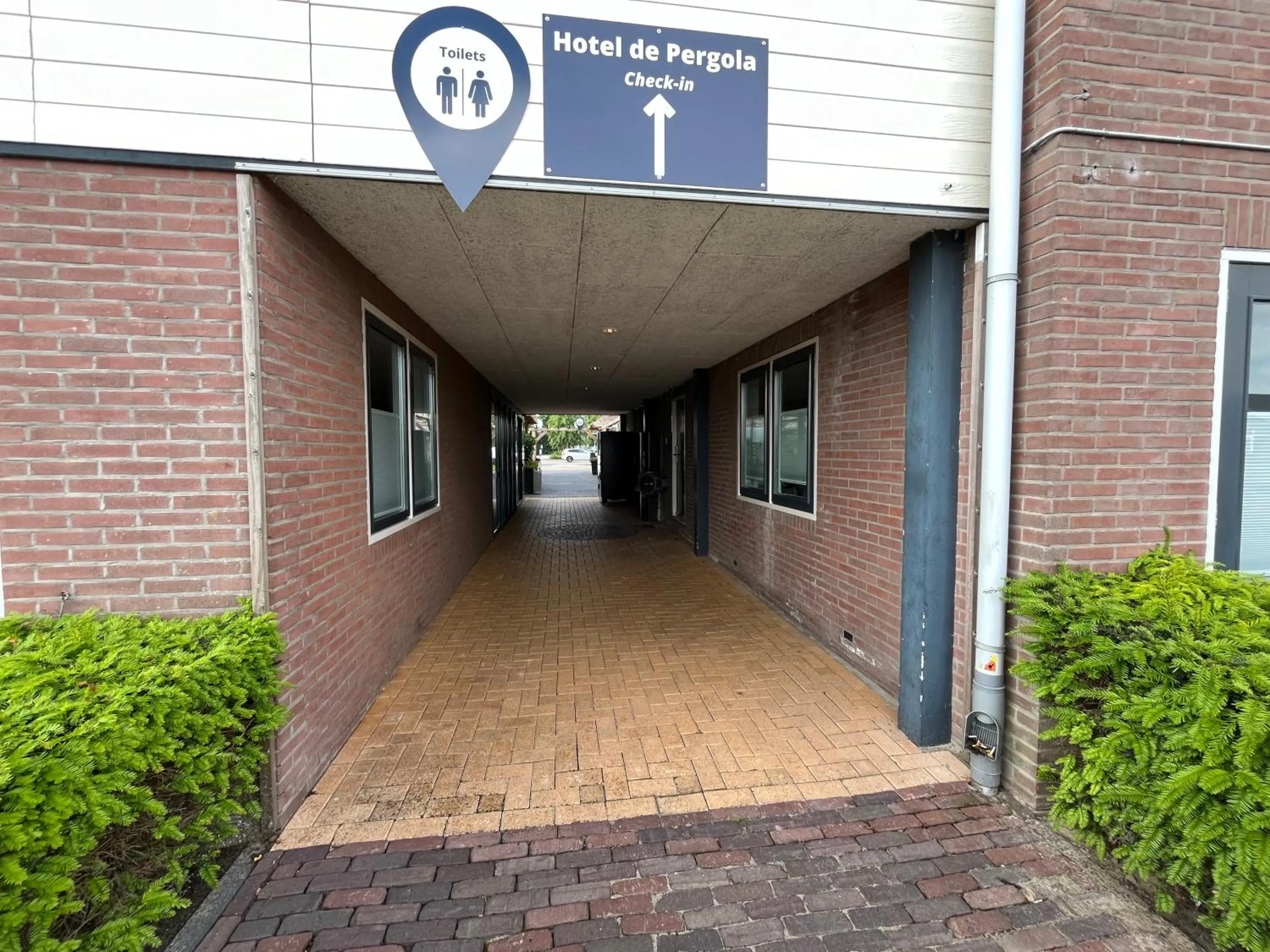 Facade/entrance in Hotel de Pergola
