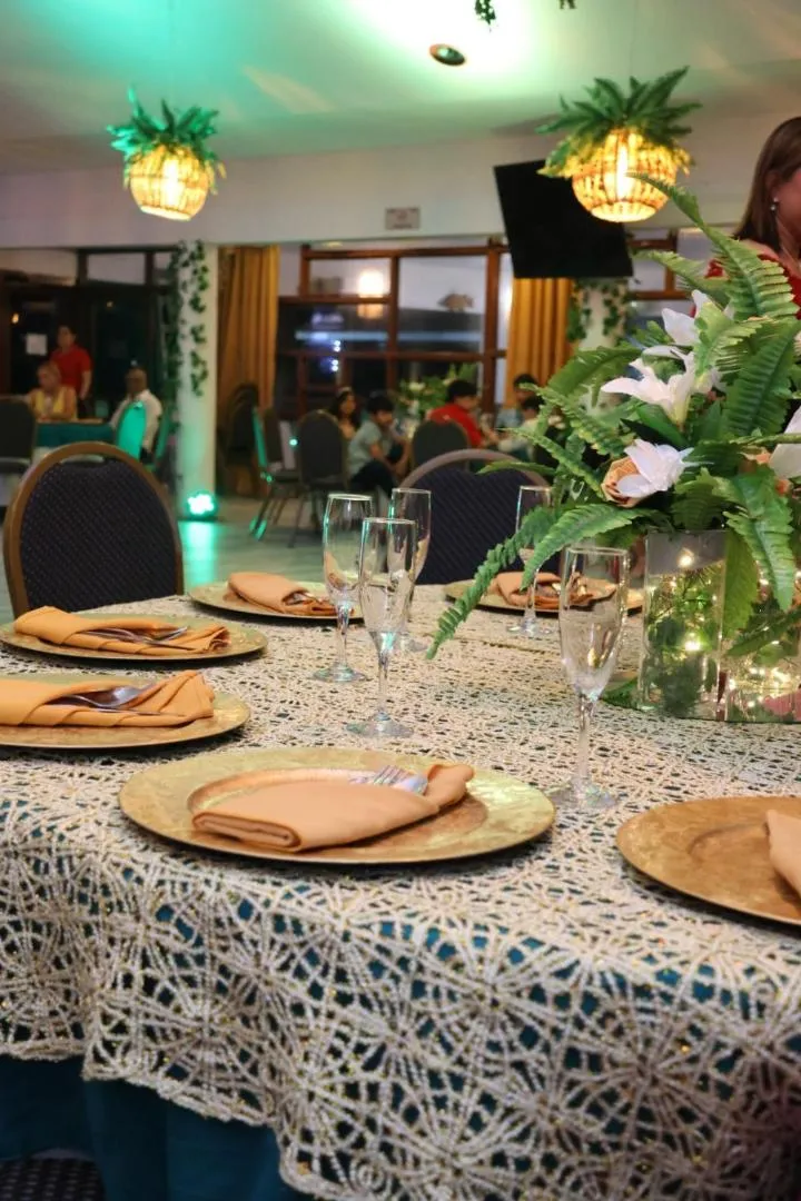 Restaurant/places to eat in Hotel Partenon Beach