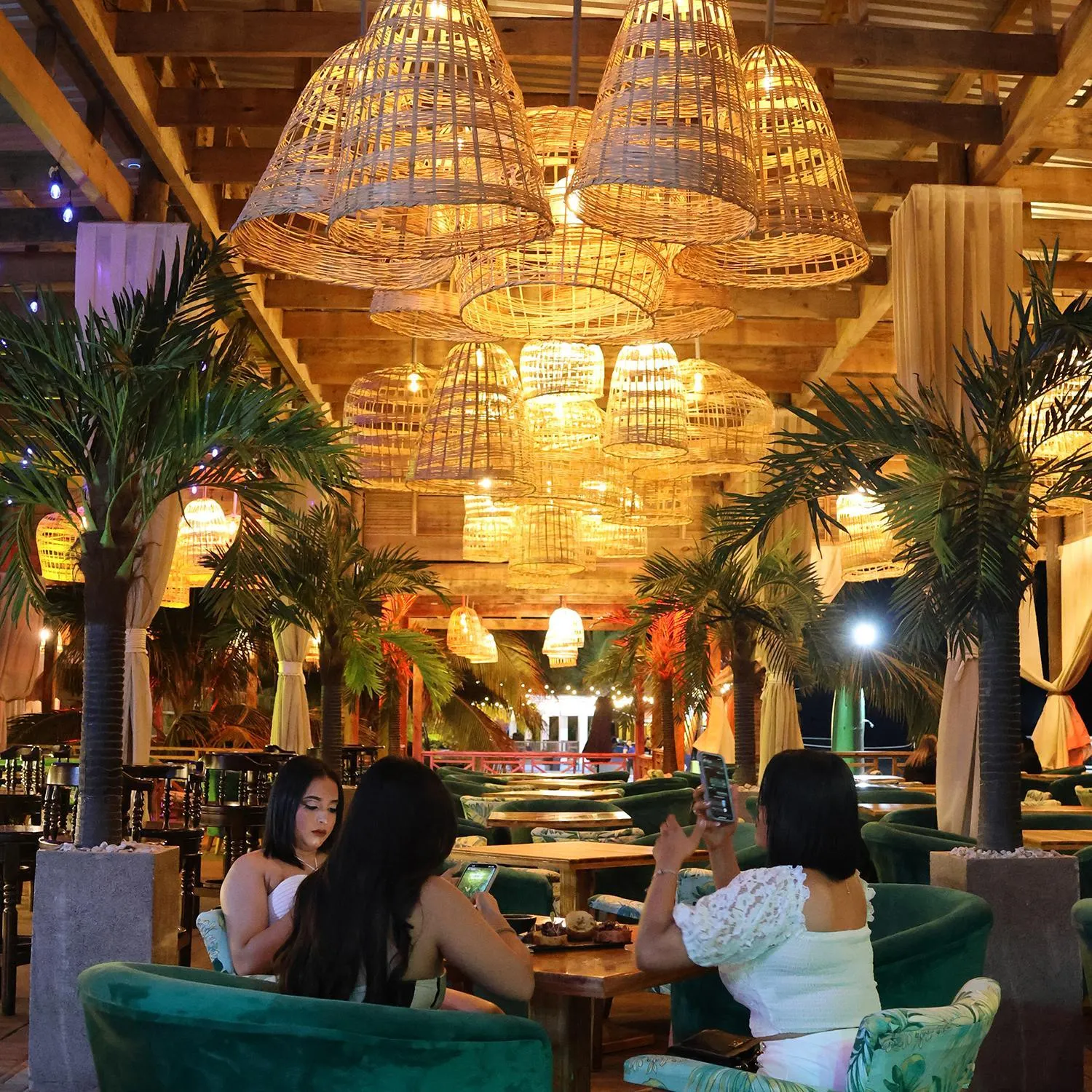 Restaurant/places to eat in Hotel Partenon Beach