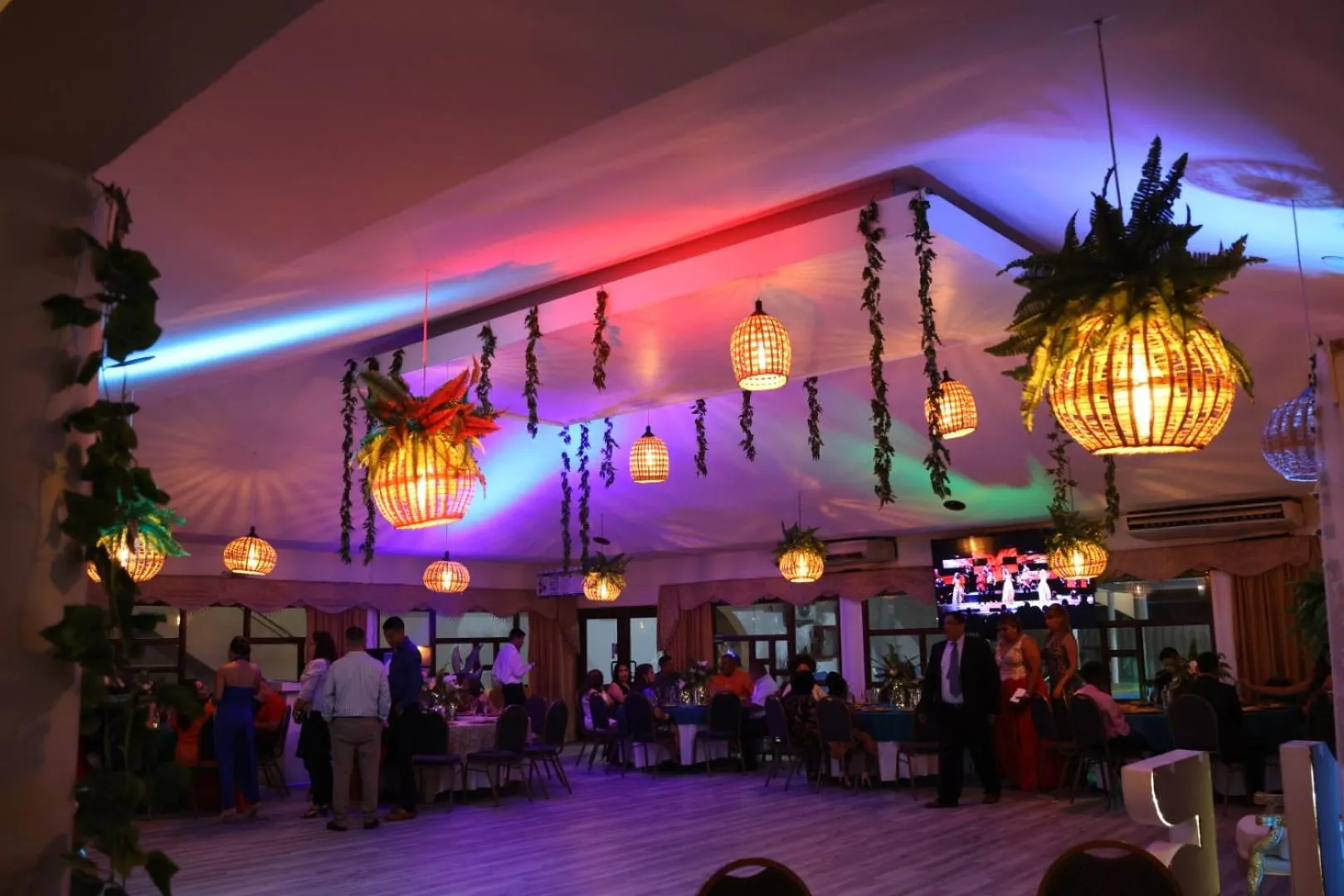 Restaurant/places to eat in Hotel Partenon Beach