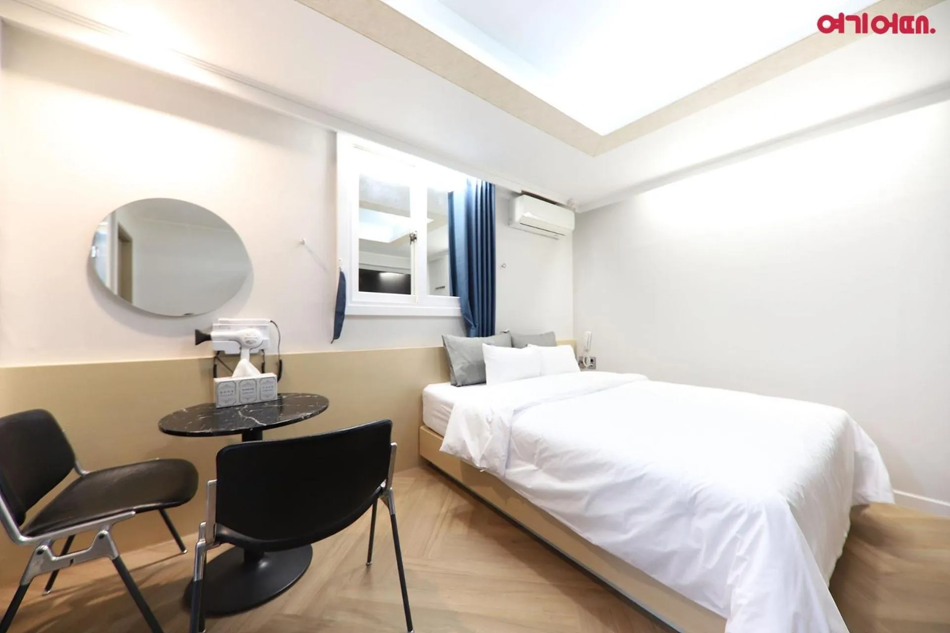 Bed in Number 25 Hotel