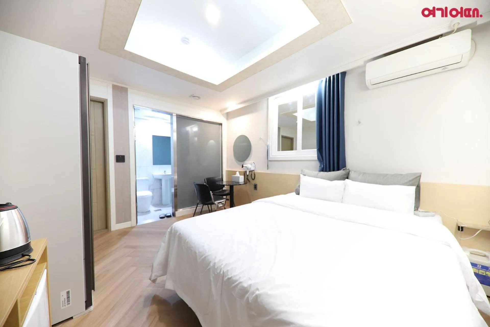 Bed in Number 25 Hotel