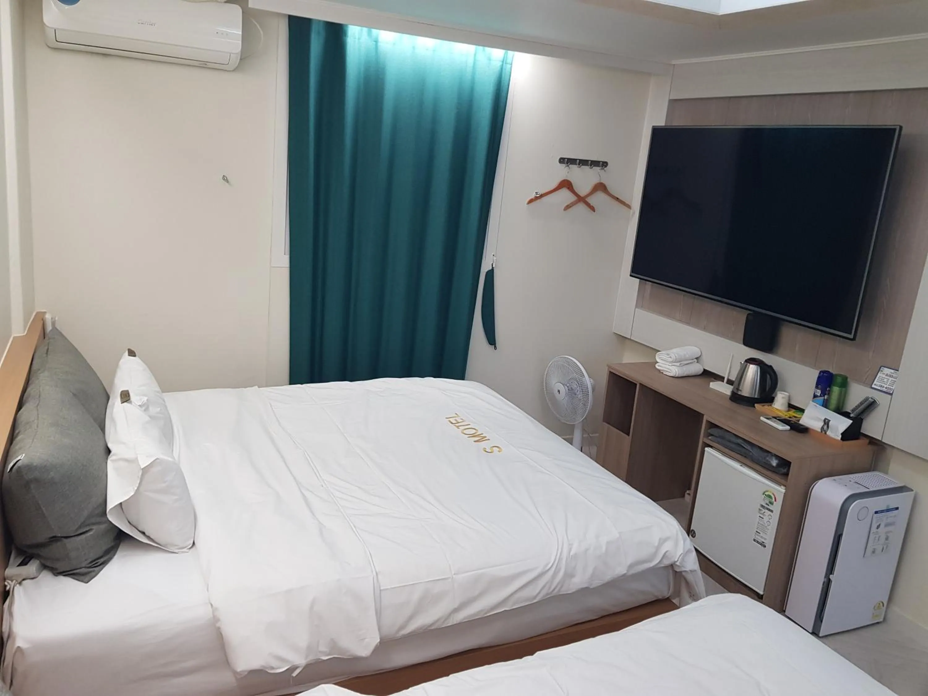 Bed in Number 25 Hotel