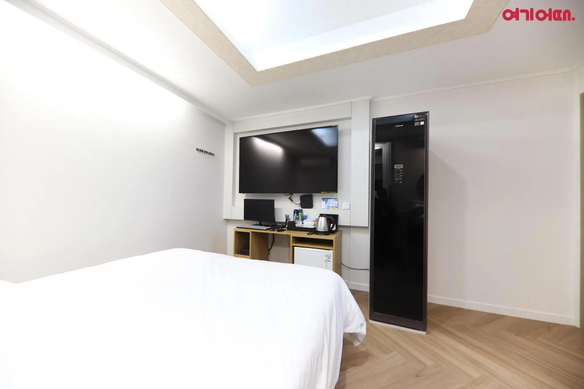 TV and multimedia, Bed in Number 25 Hotel