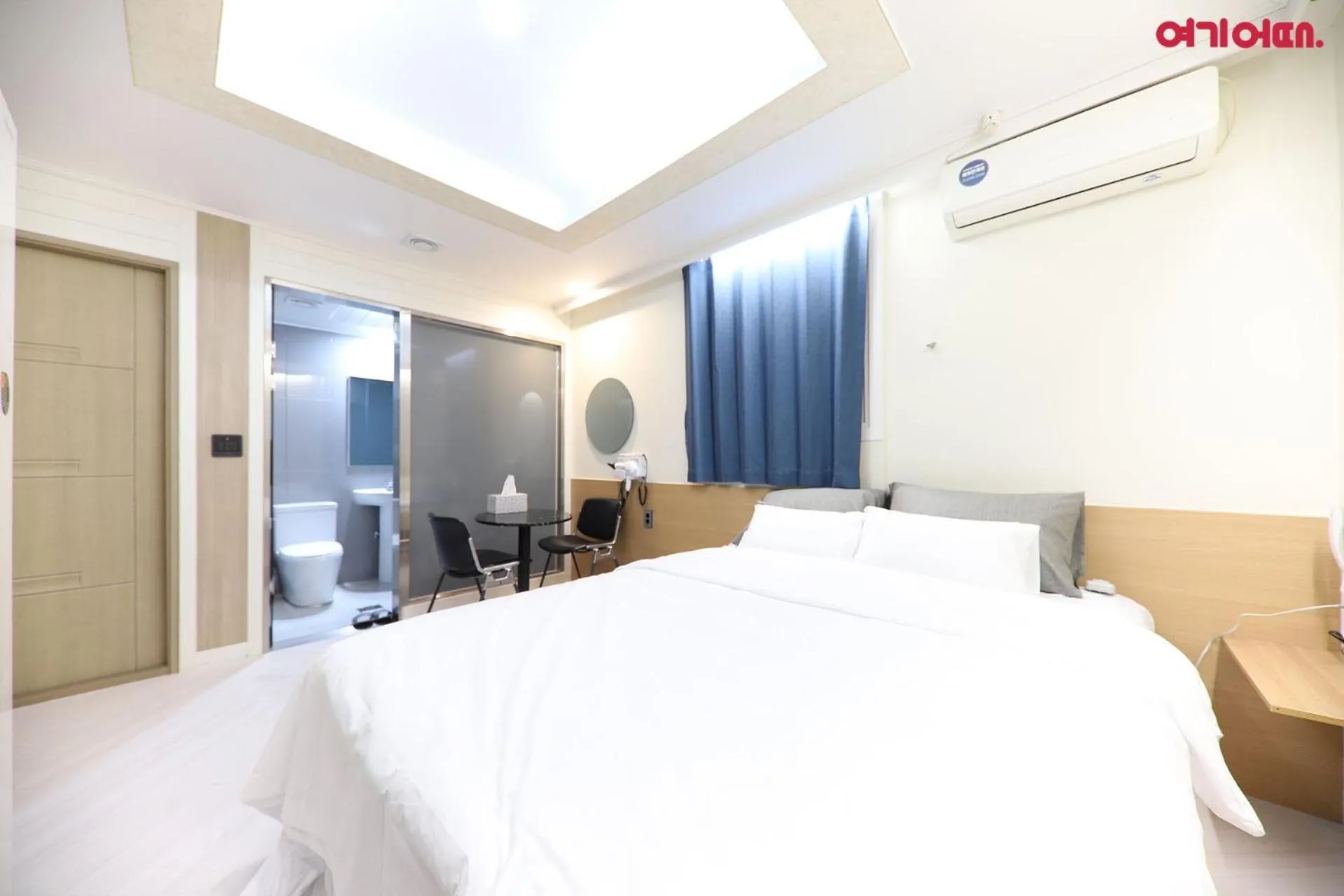 Bed in Number 25 Hotel