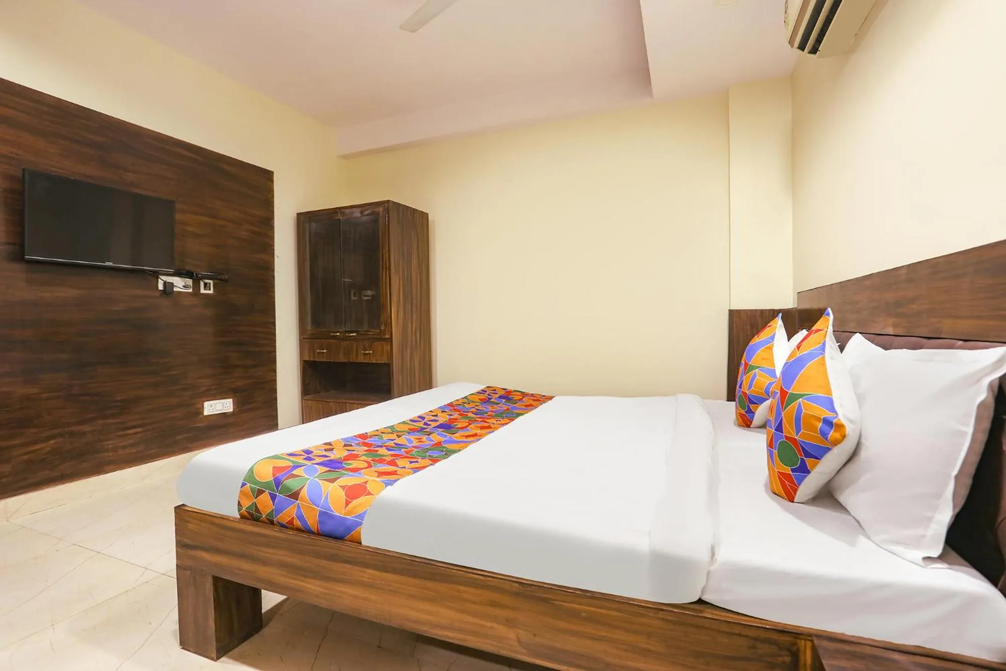 Bed in Via Rajdeep Palace