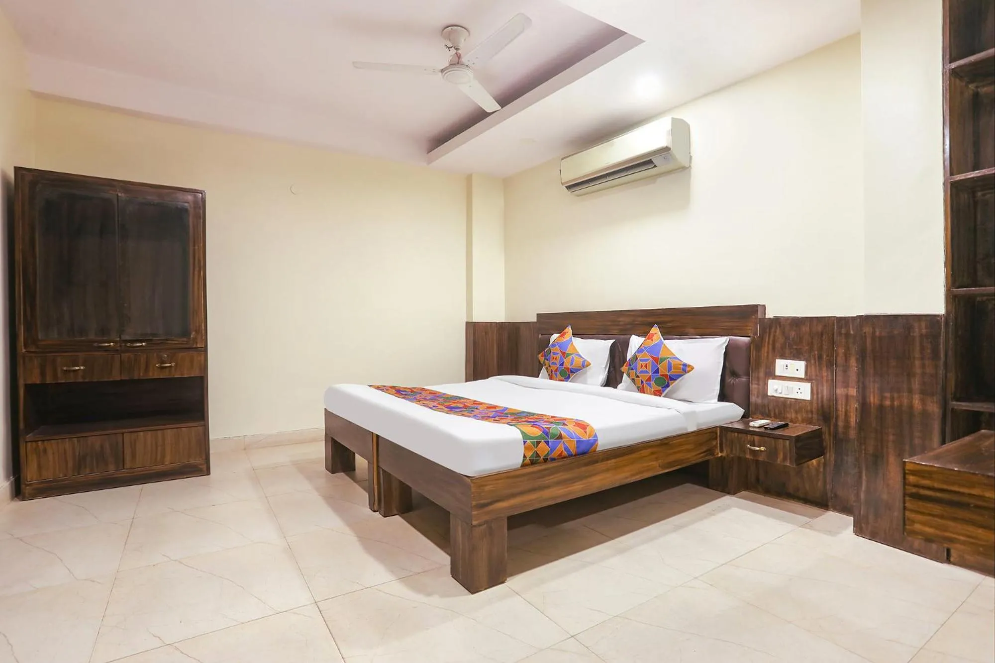 Bed in Via Rajdeep Palace