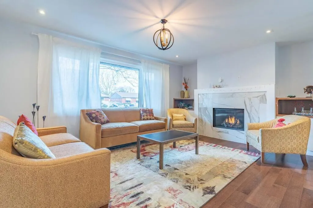 Luxurious and Spacious 4BR Home Near Downtown