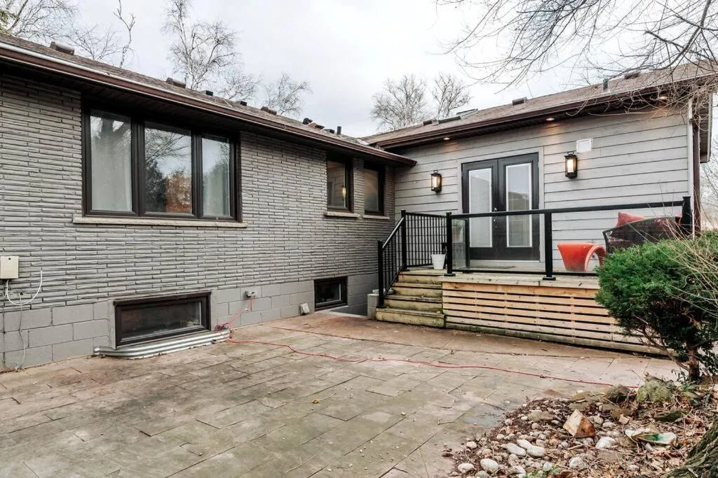 Garden in Luxurious and Spacious 4BR Home Near Downtown