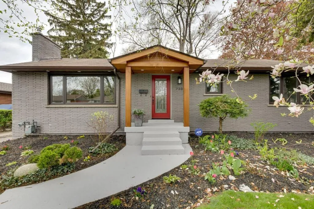 Luxurious and Spacious 4BR Home Near Downtown