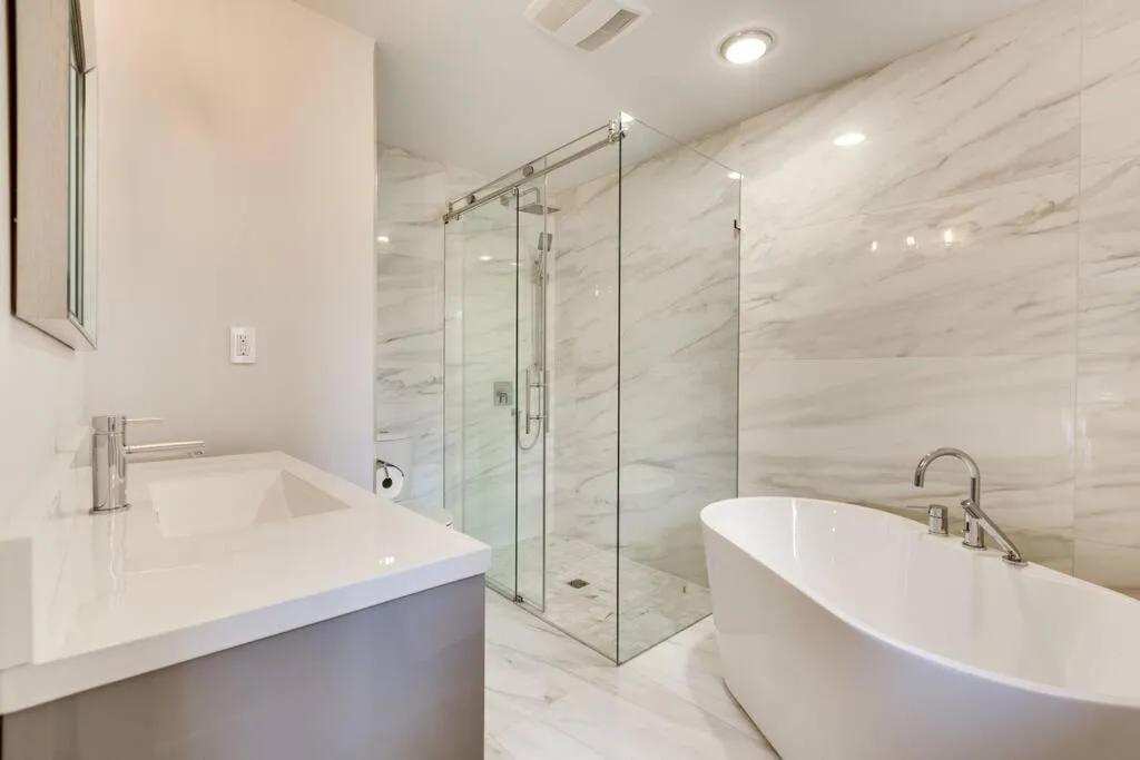 Luxurious and Spacious 4BR Home Near Downtown