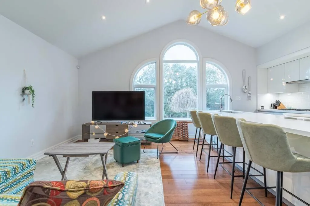 Luxurious and Spacious 4BR Home Near Downtown