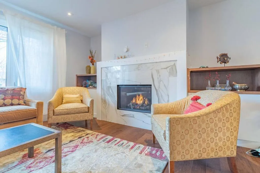 Luxurious and Spacious 4BR Home Near Downtown