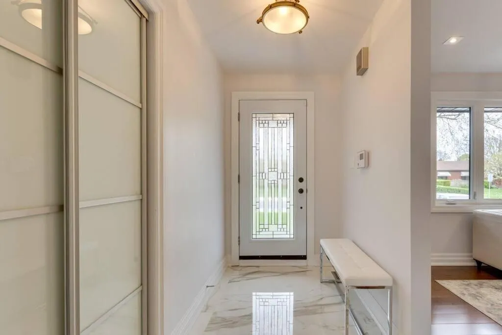 Luxurious and Spacious 4BR Home Near Downtown