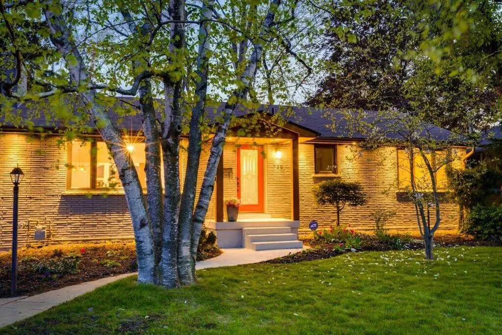Garden in Luxurious and Spacious 4BR Home Near Downtown