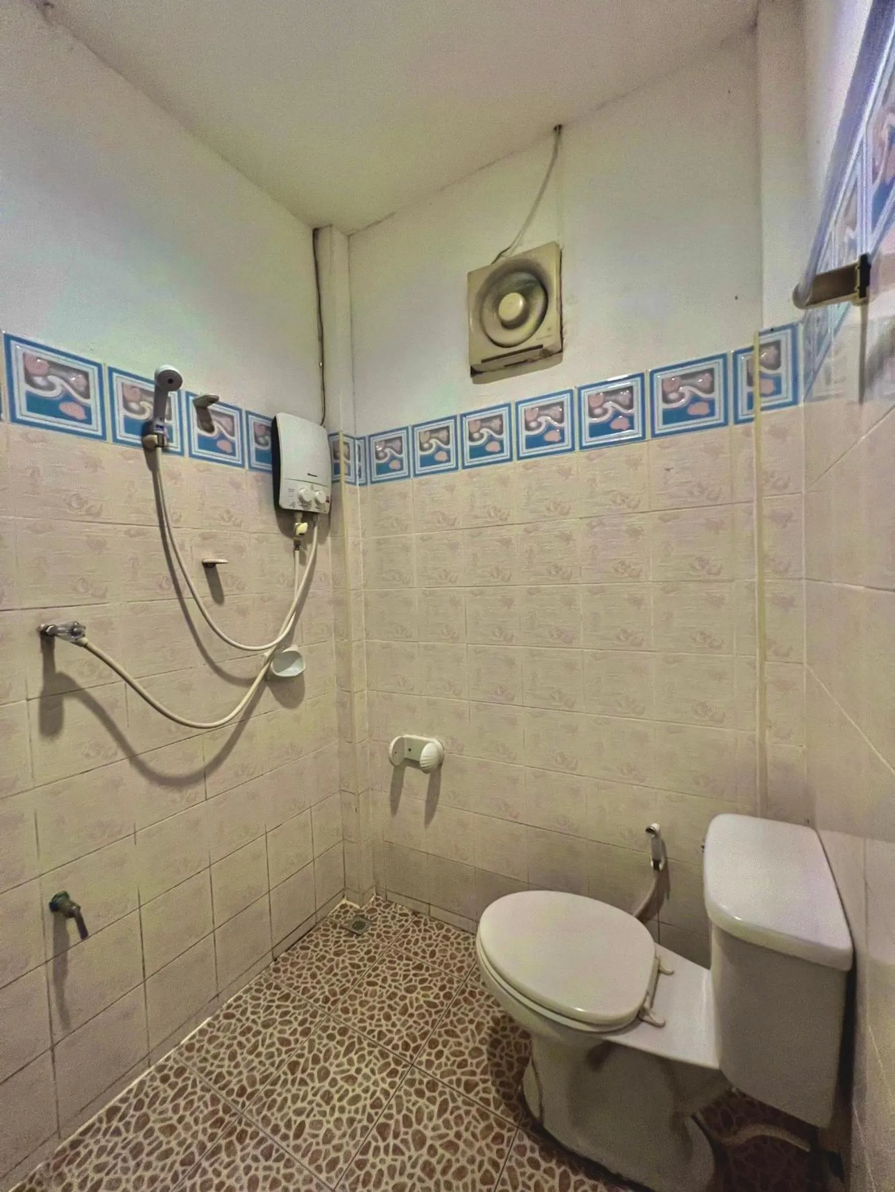 Toilet in PHUPA BEACH Resort
