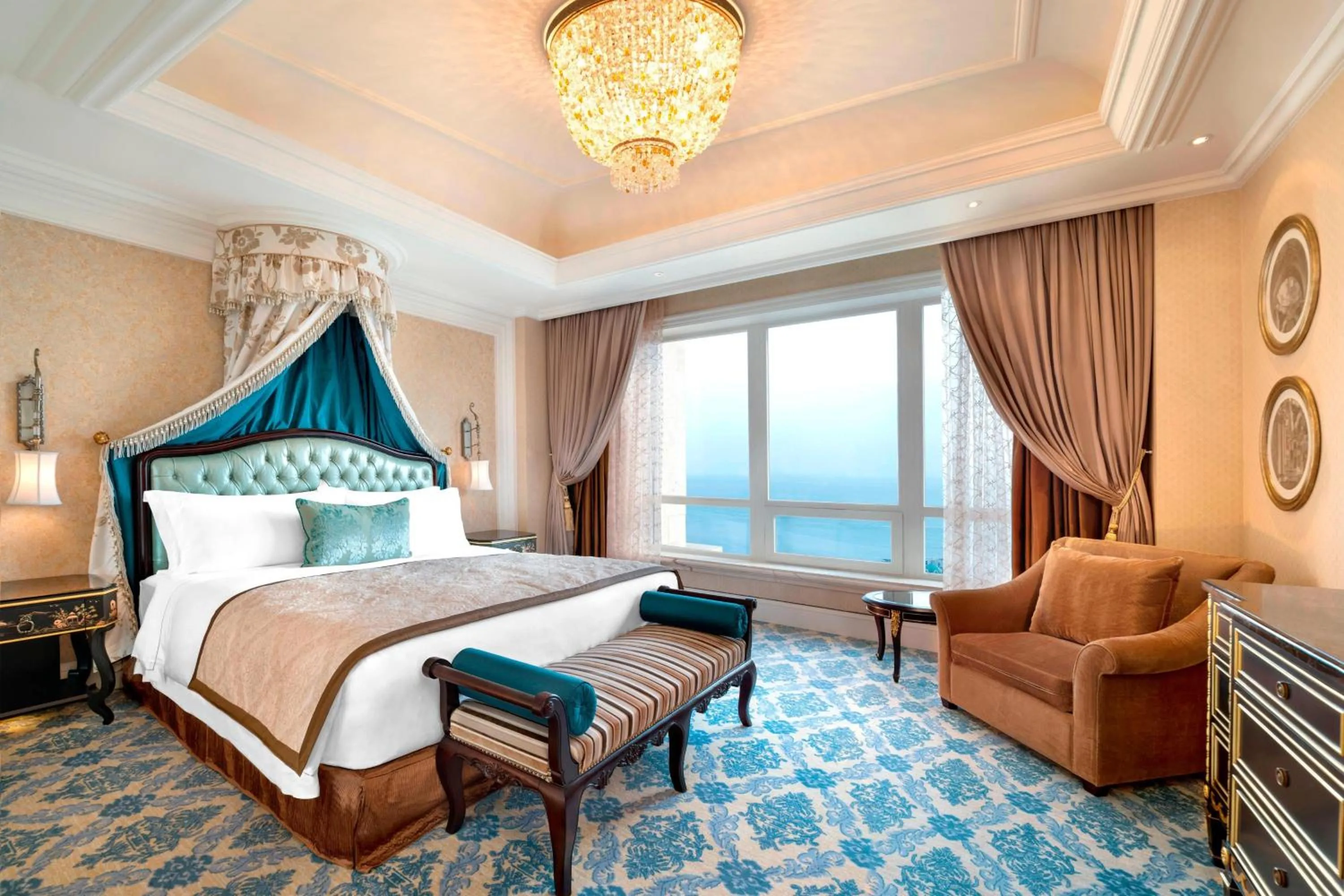 Bedroom, Bed in The Castle Hotel, a Luxury Collection Hotel, Dalian