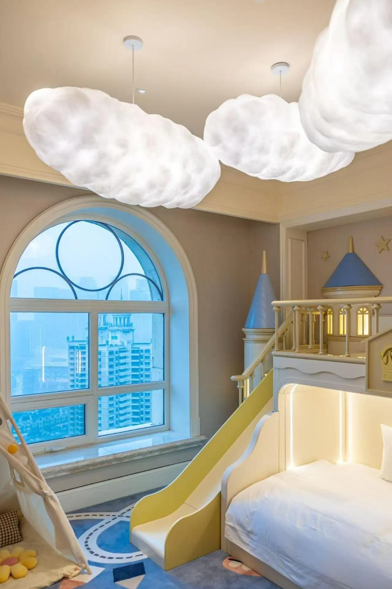 Bed in The Castle Hotel, a Luxury Collection Hotel, Dalian