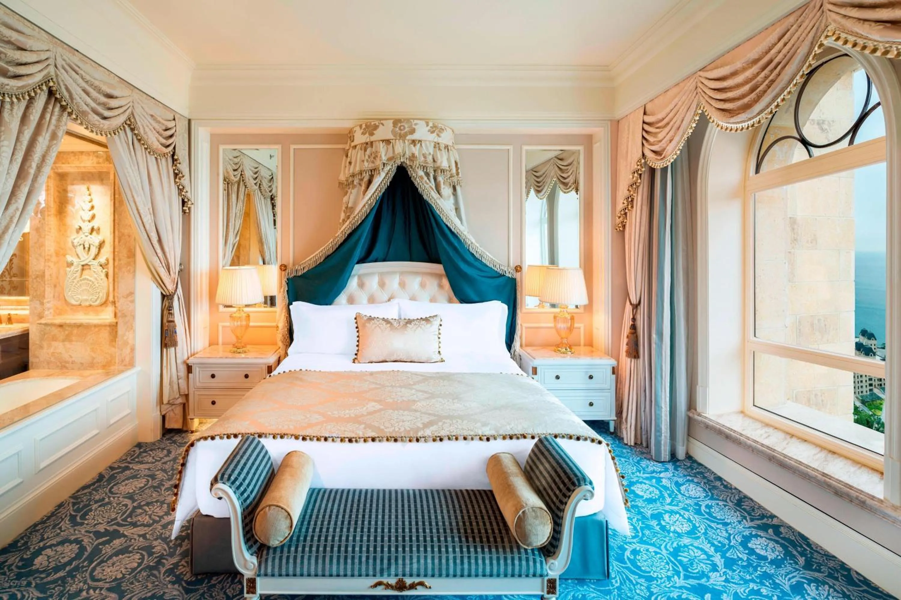 Bedroom, Bed in The Castle Hotel, a Luxury Collection Hotel, Dalian