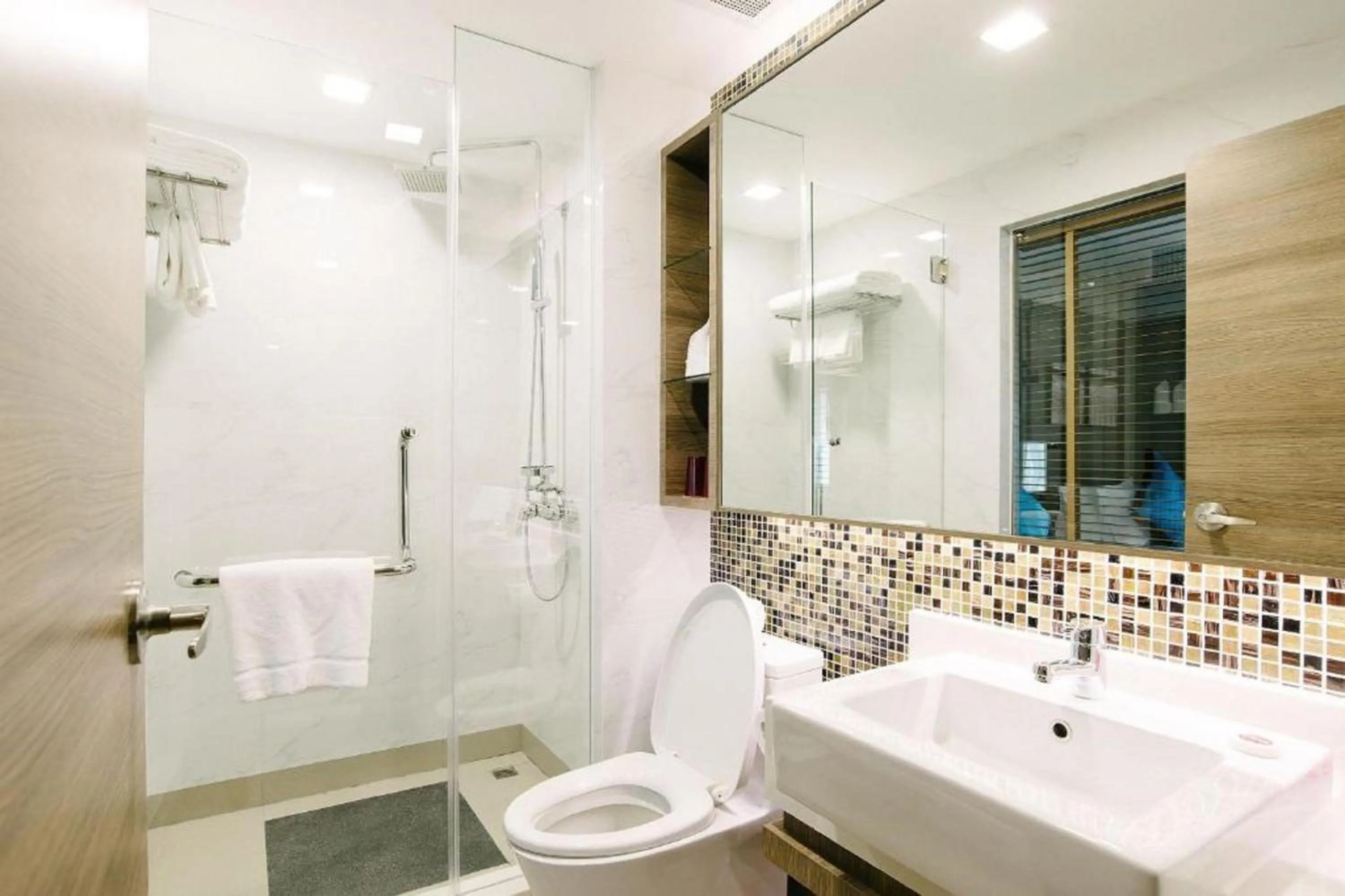 Shower in Citrus Sukhumvit 11 by Compass Hospitality