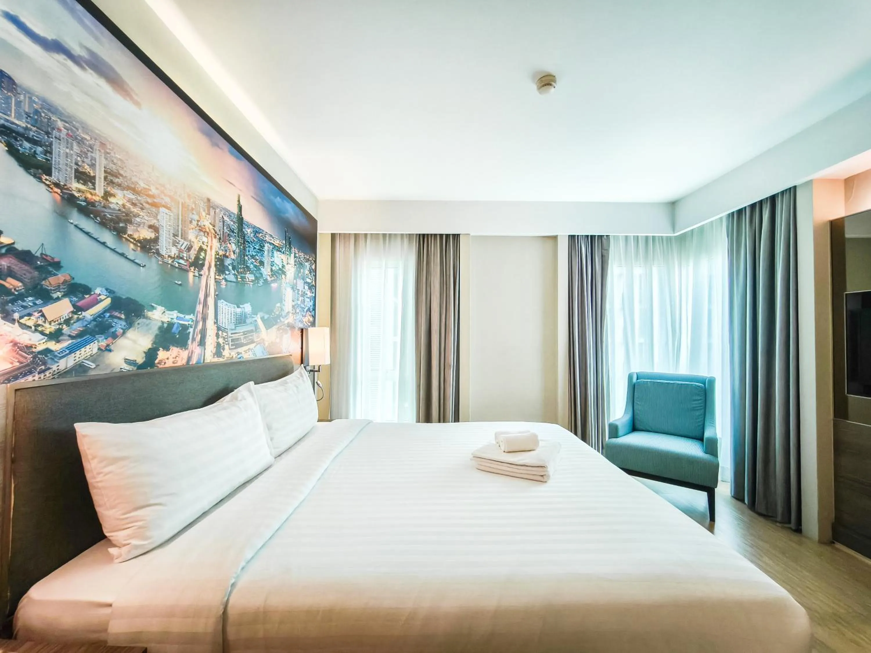Bed in Citrus Sukhumvit 11 by Compass Hospitality
