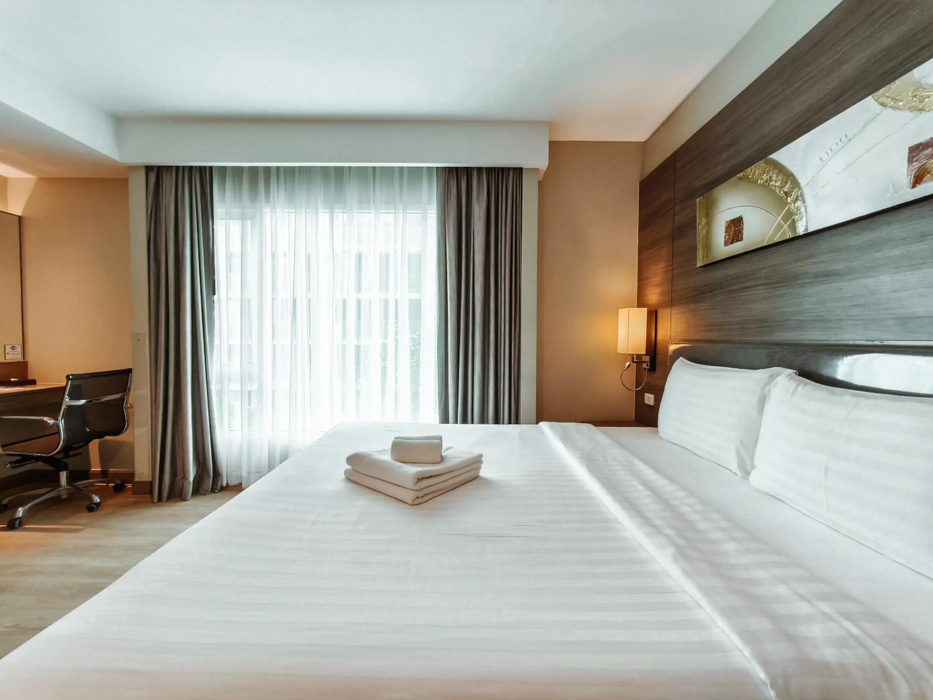 Bed in Citrus Sukhumvit 11 by Compass Hospitality