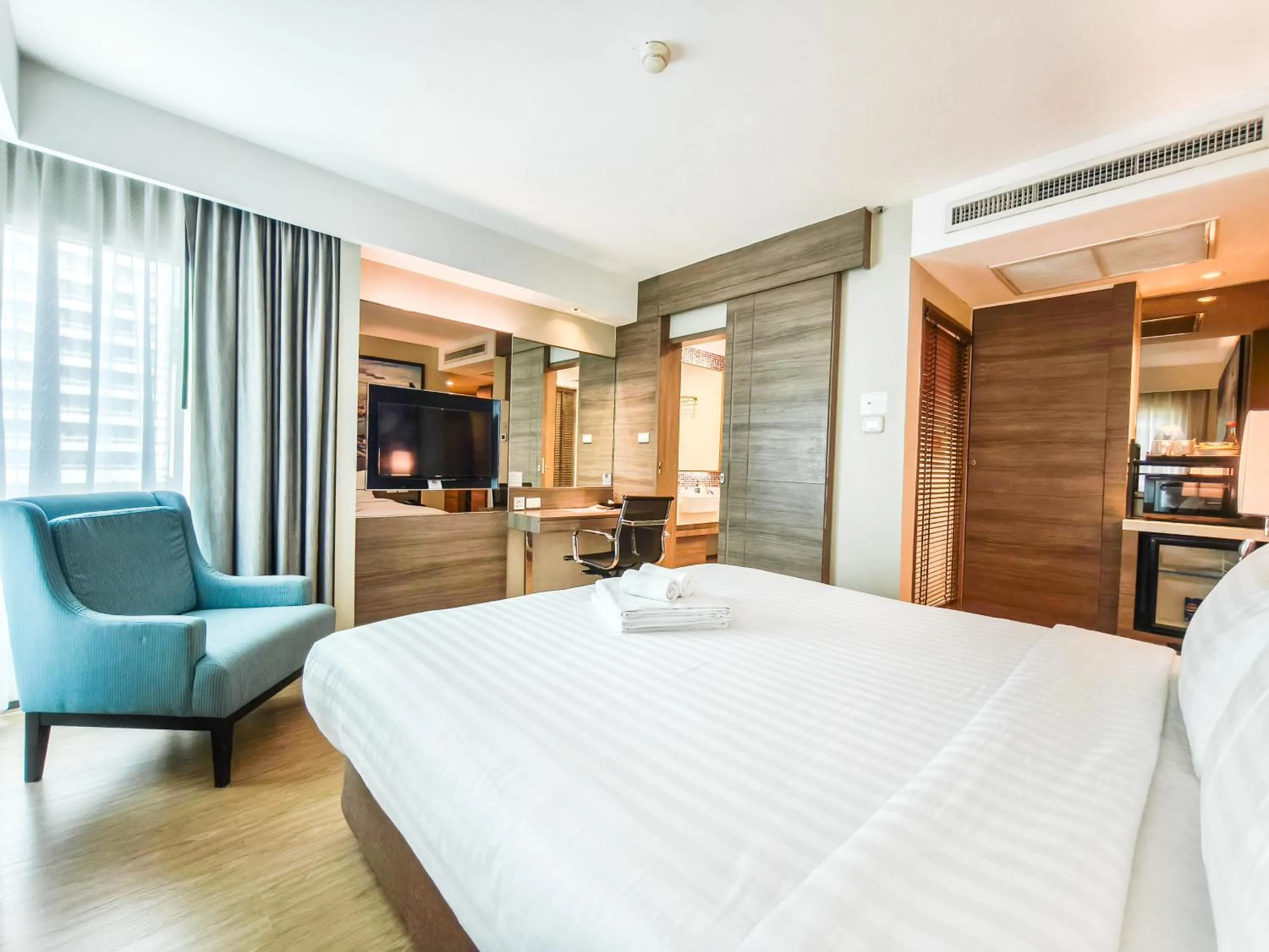 Bed in Citrus Sukhumvit 11 by Compass Hospitality