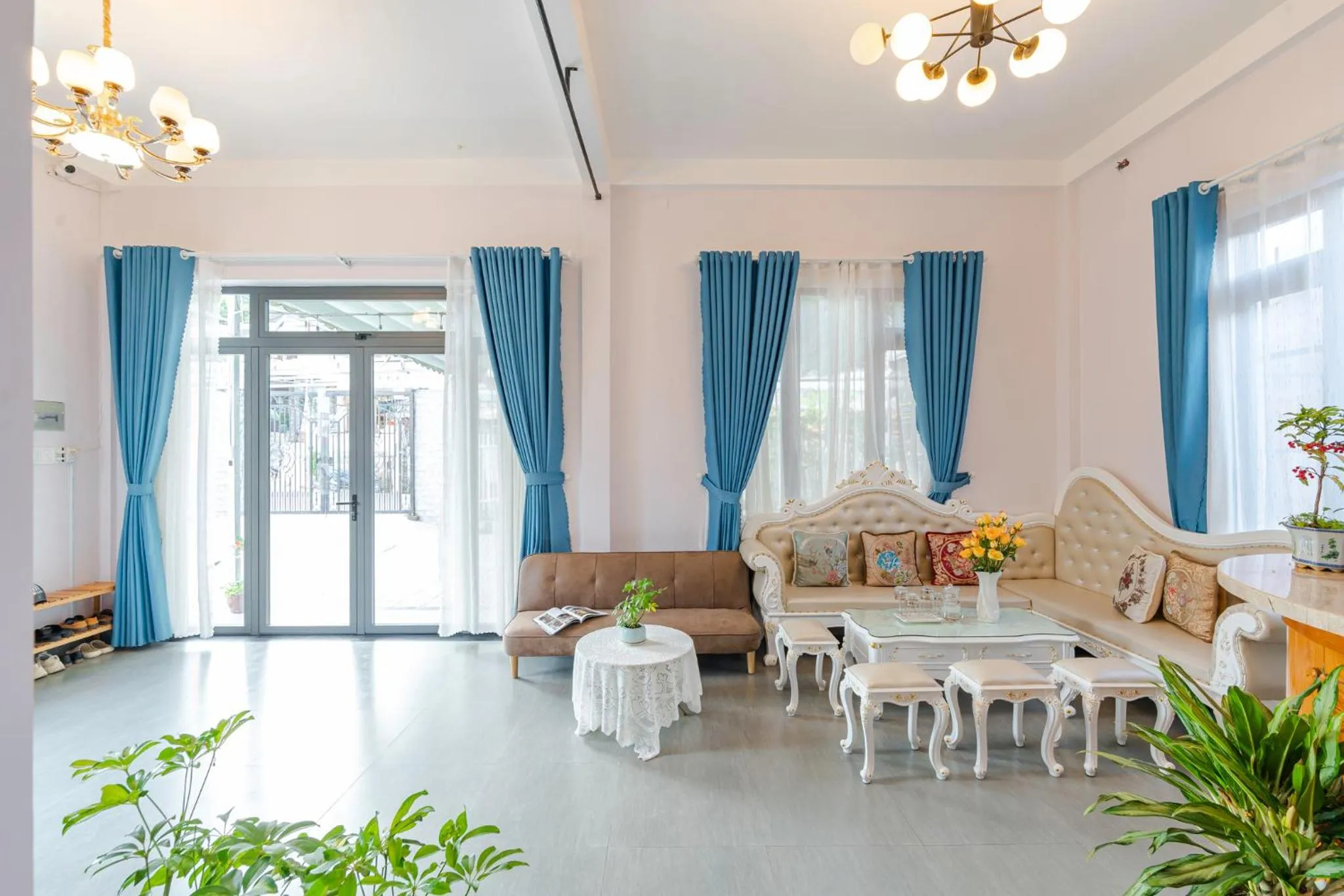 concierge in Kim Little Hotel Dalat