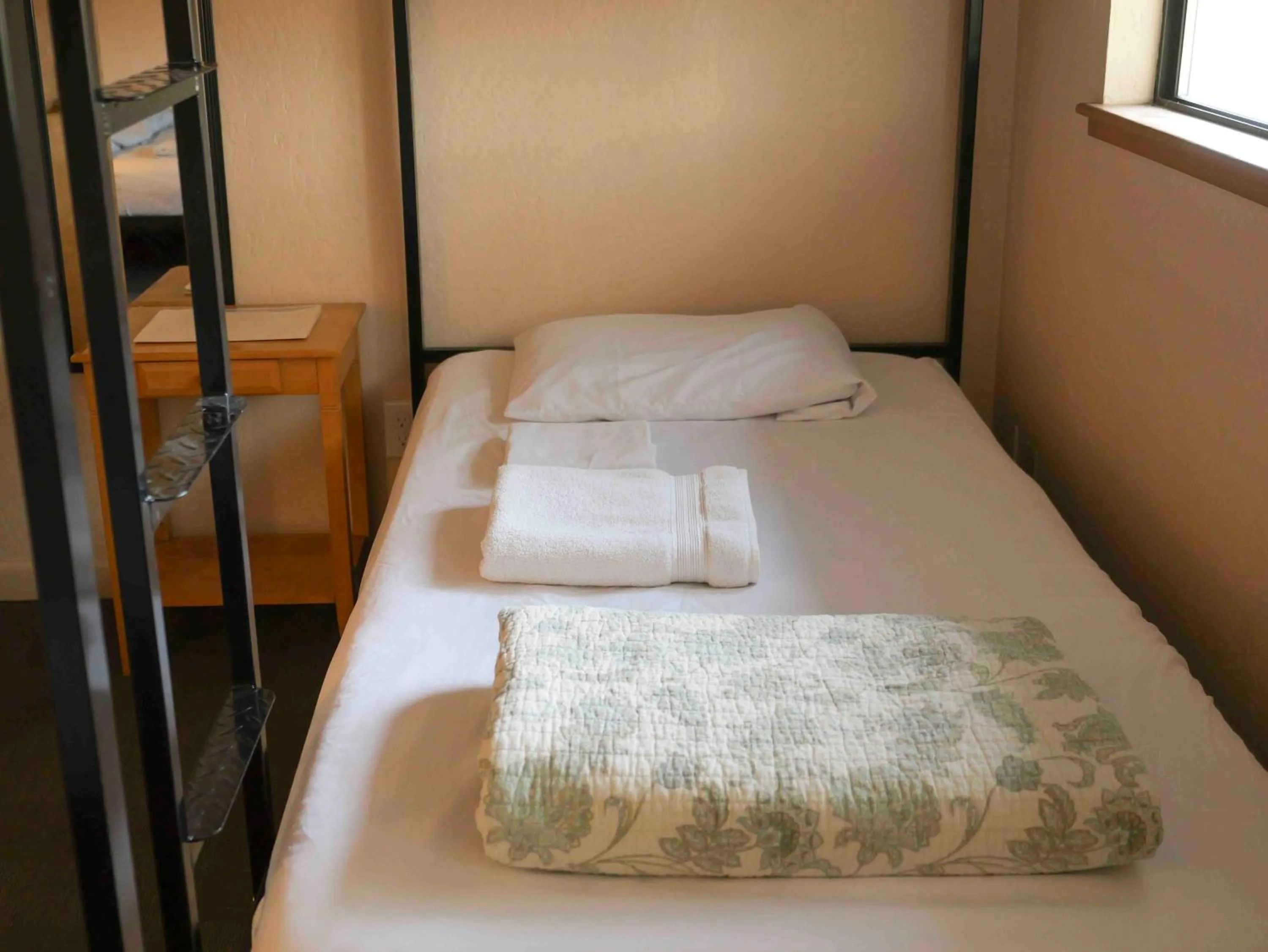Bed in Ashland Commons Hostel