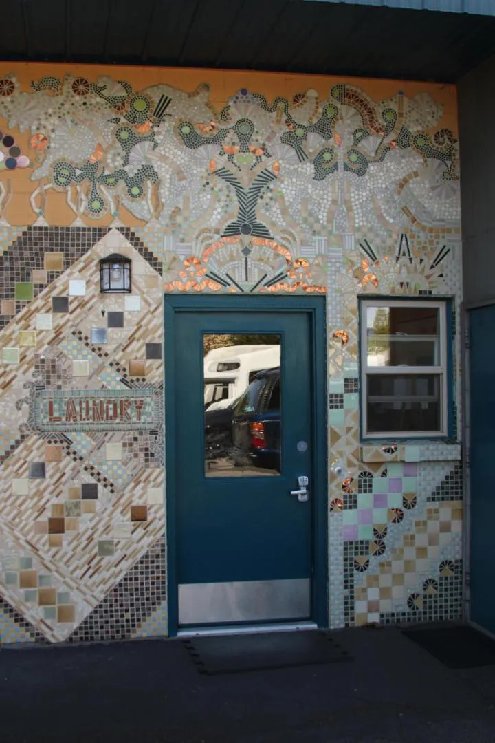 laundry in Ashland Commons Hostel